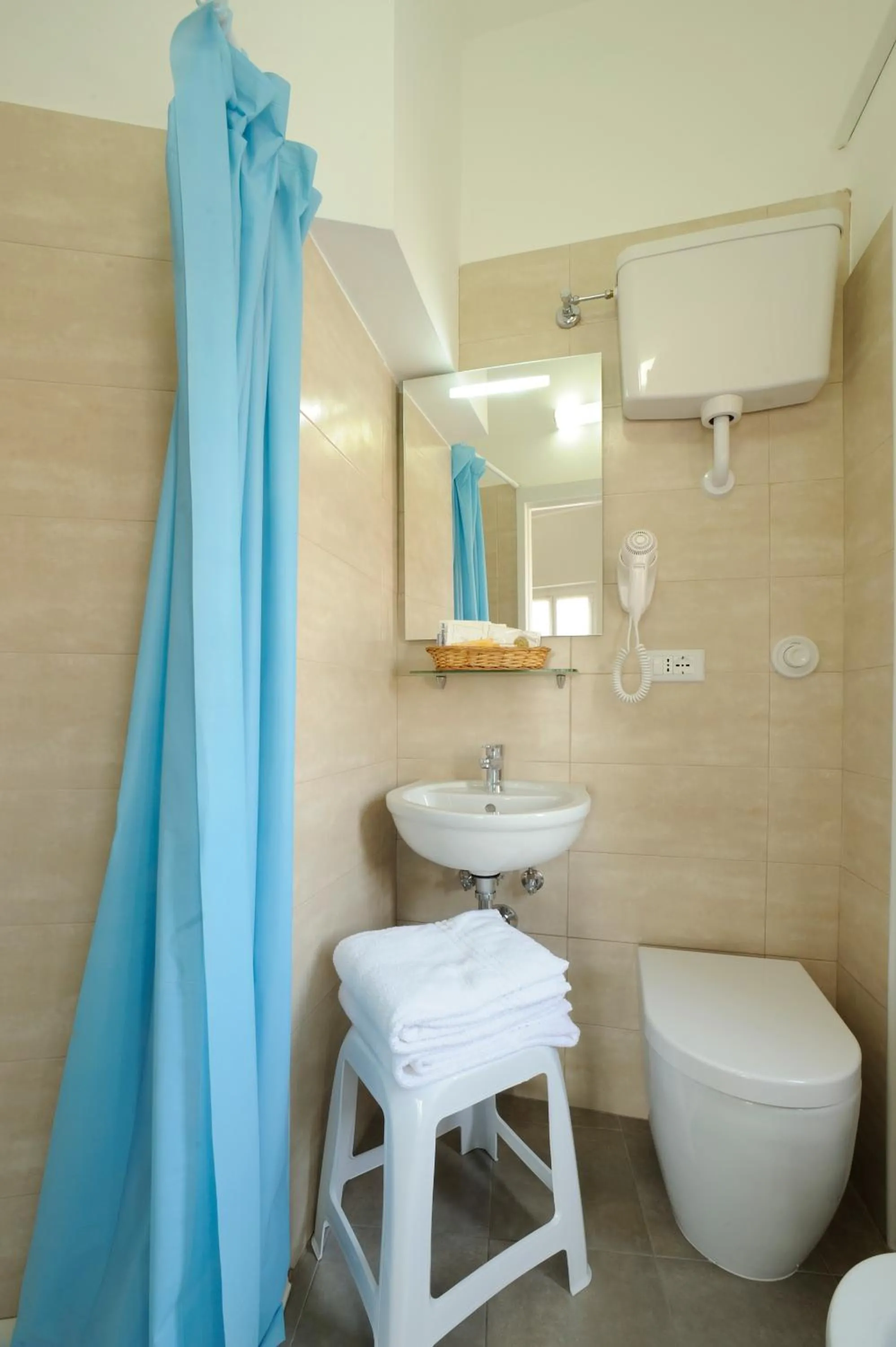 Bathroom in Albergo Anita Alassio