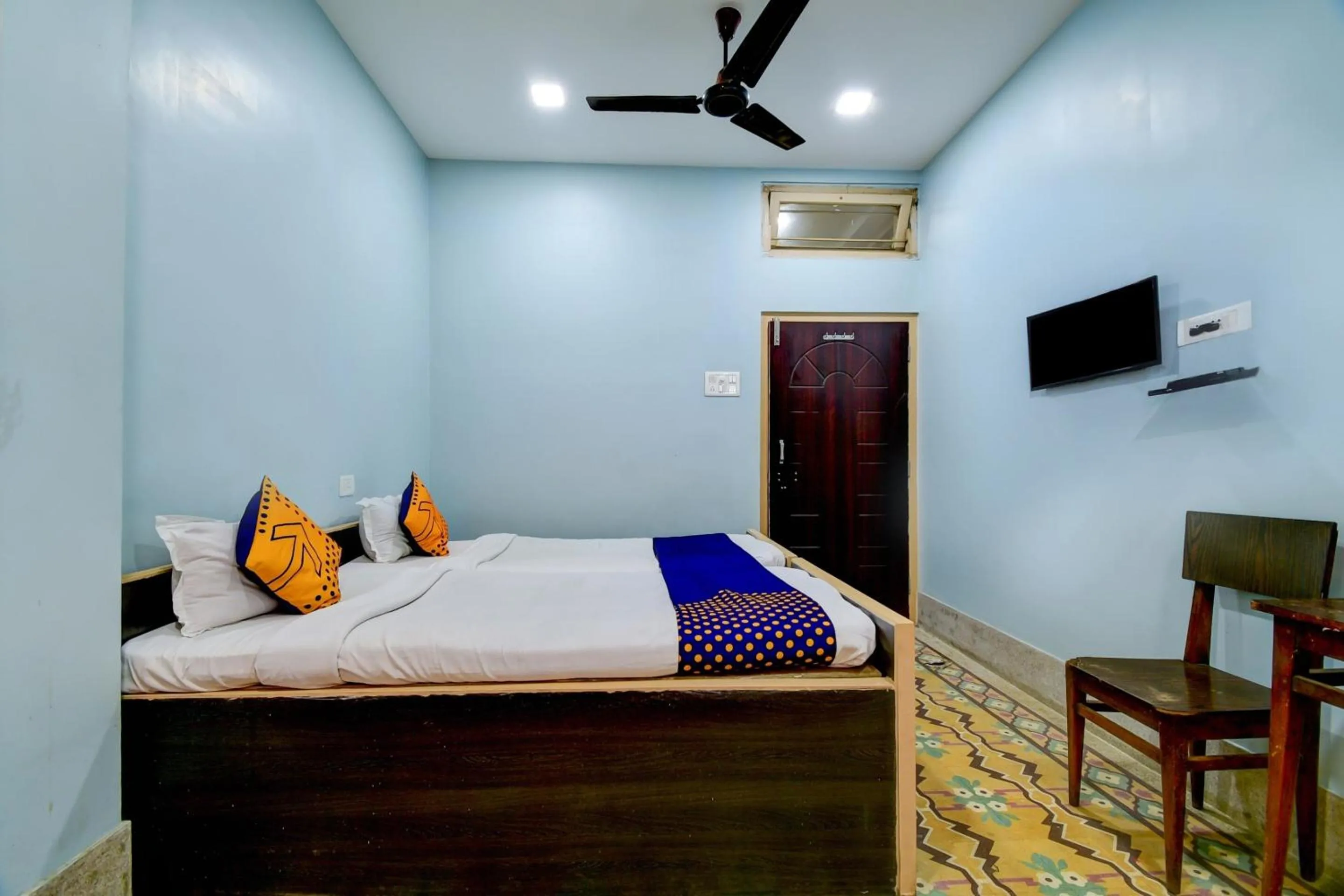 Bedroom, Bed in Hotel O Gajraj