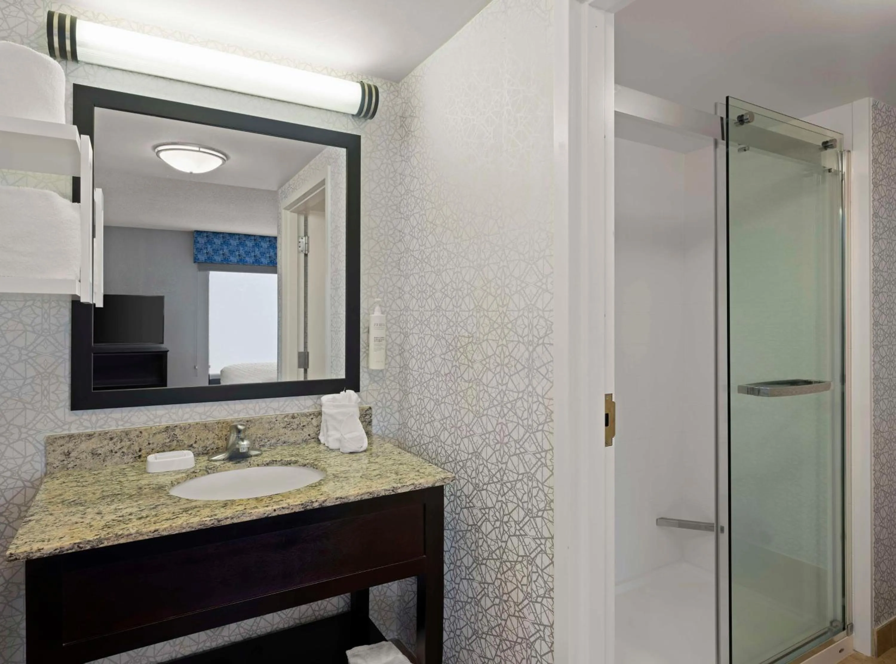 Bathroom in Hampton Inn & Suites Arundel Mills/Baltimore