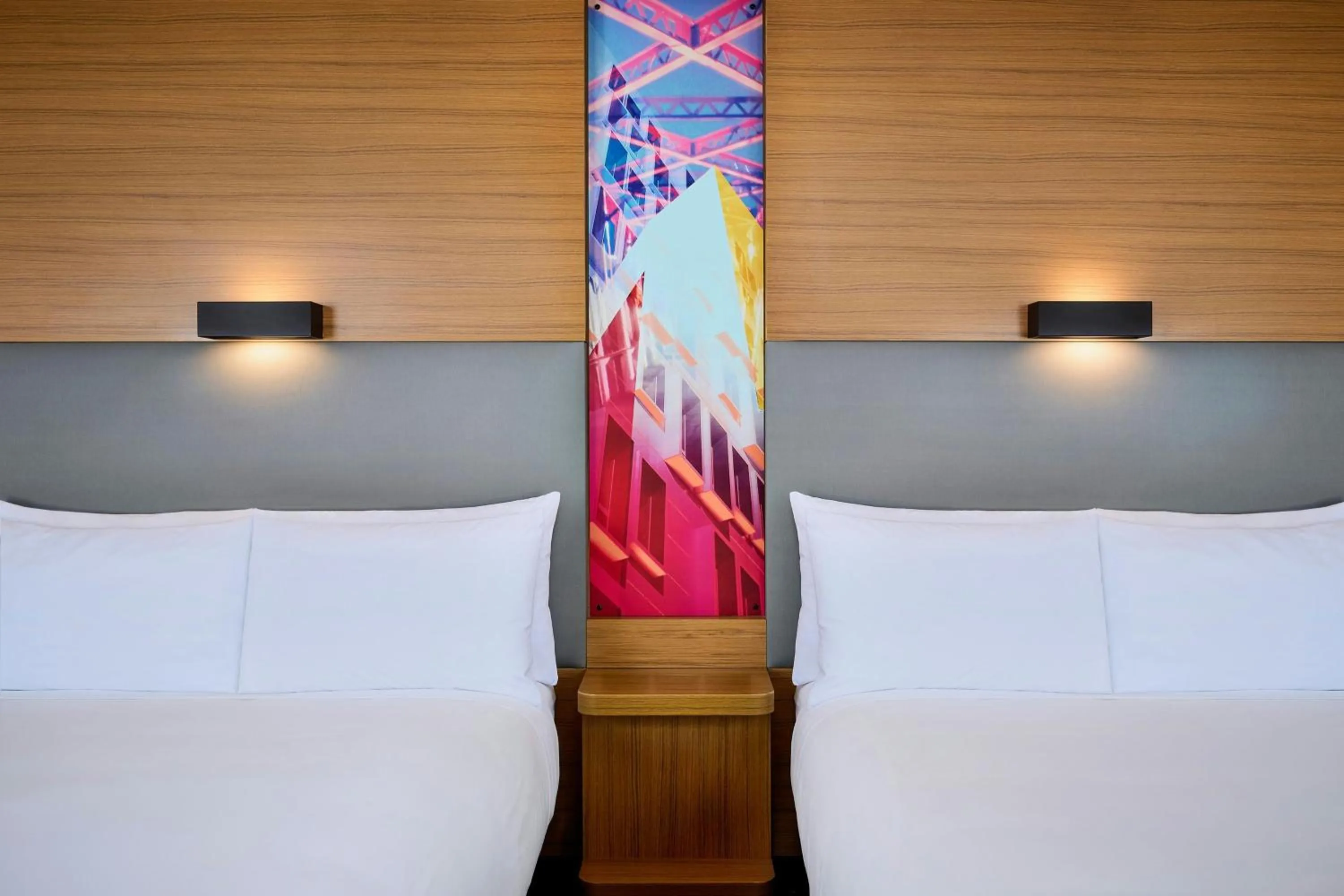Photo of the whole room, Bed in Aloft Vaughan Mills