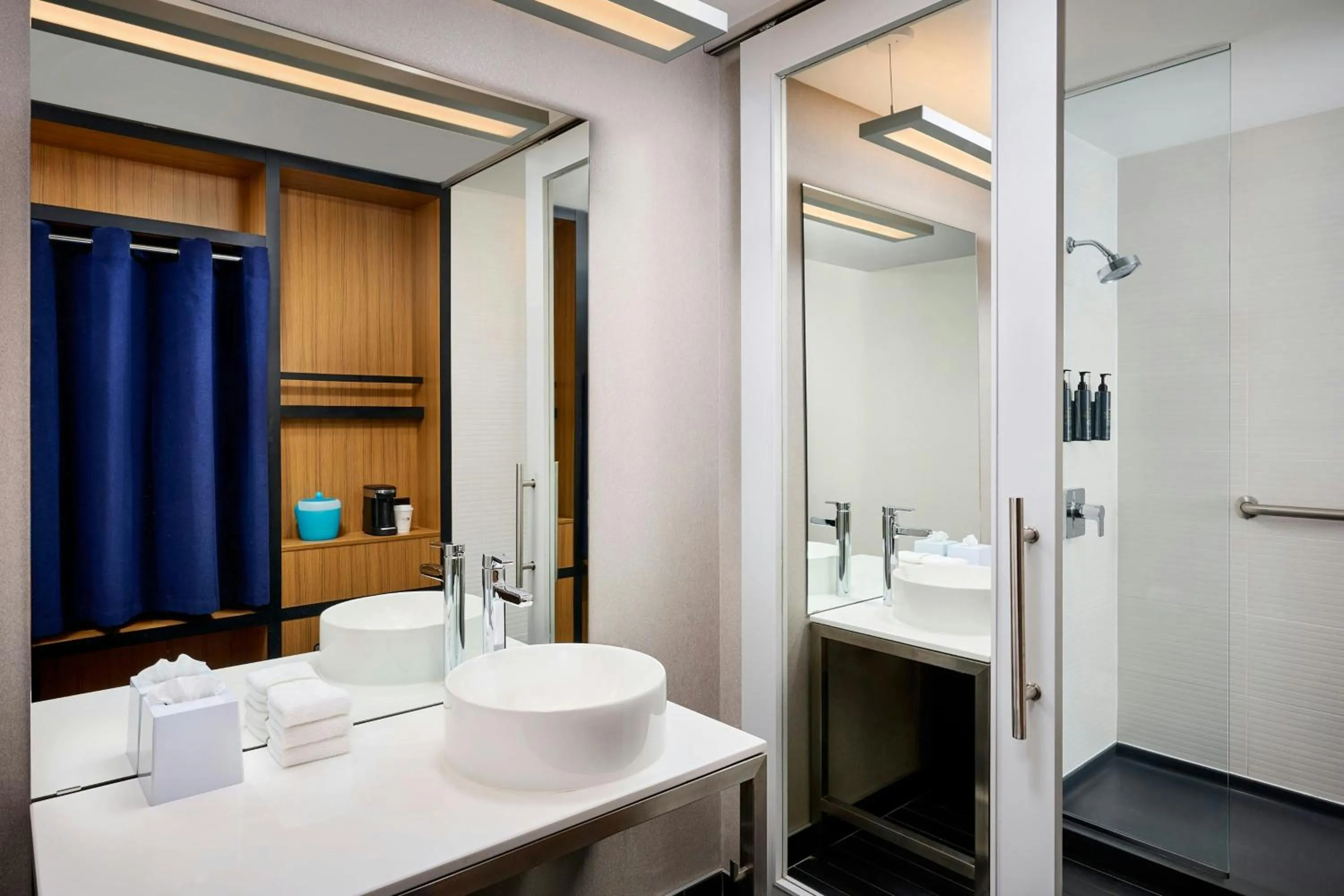 Bathroom in Aloft Vaughan Mills