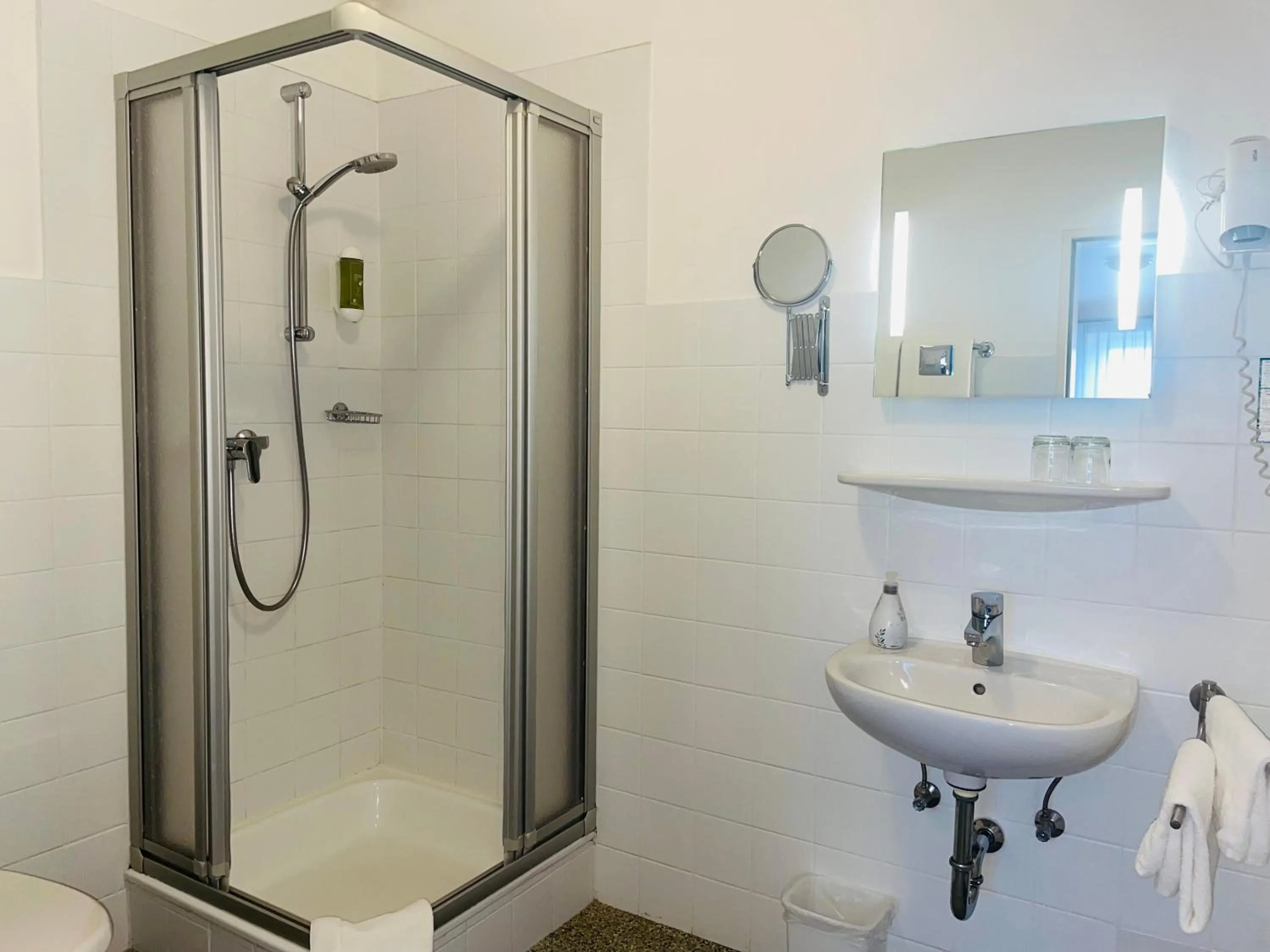 Bathroom in Hotel-Pension Hommen