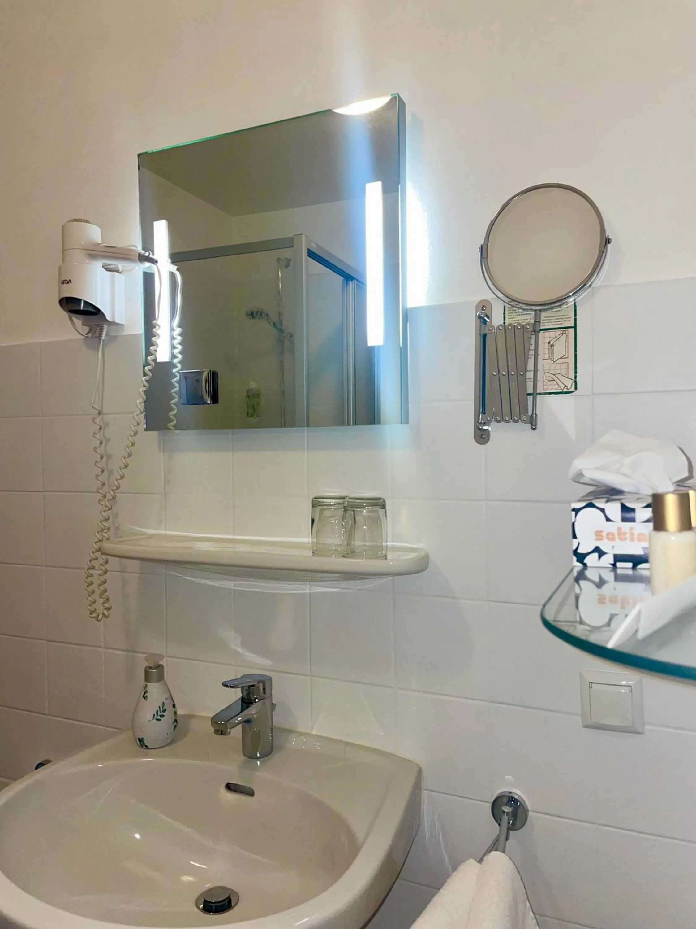 Bathroom in Hotel-Pension Hommen