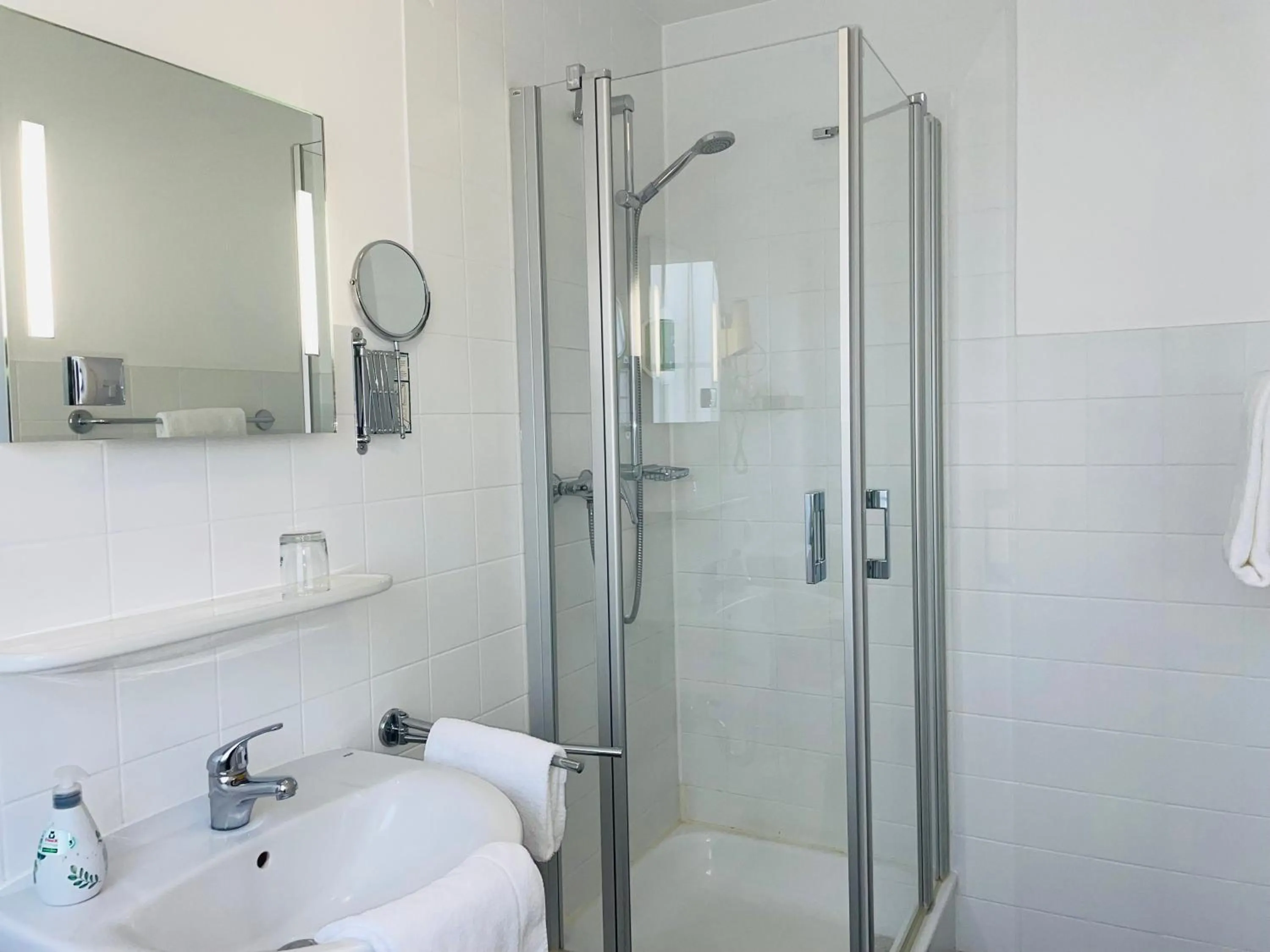 Bathroom in Hotel-Pension Hommen