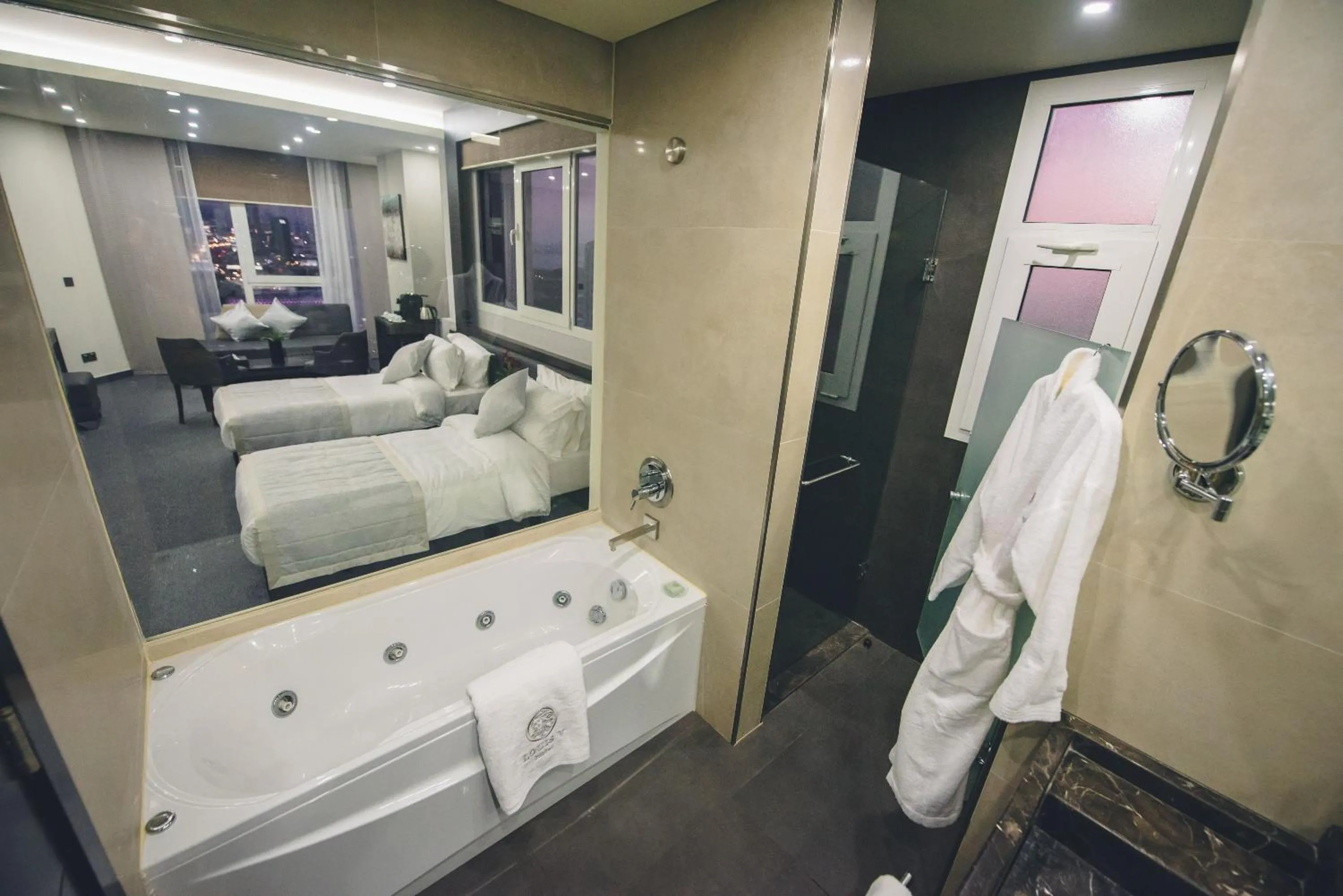 Hot Tub, Bed in Louis V Hotel Beirut