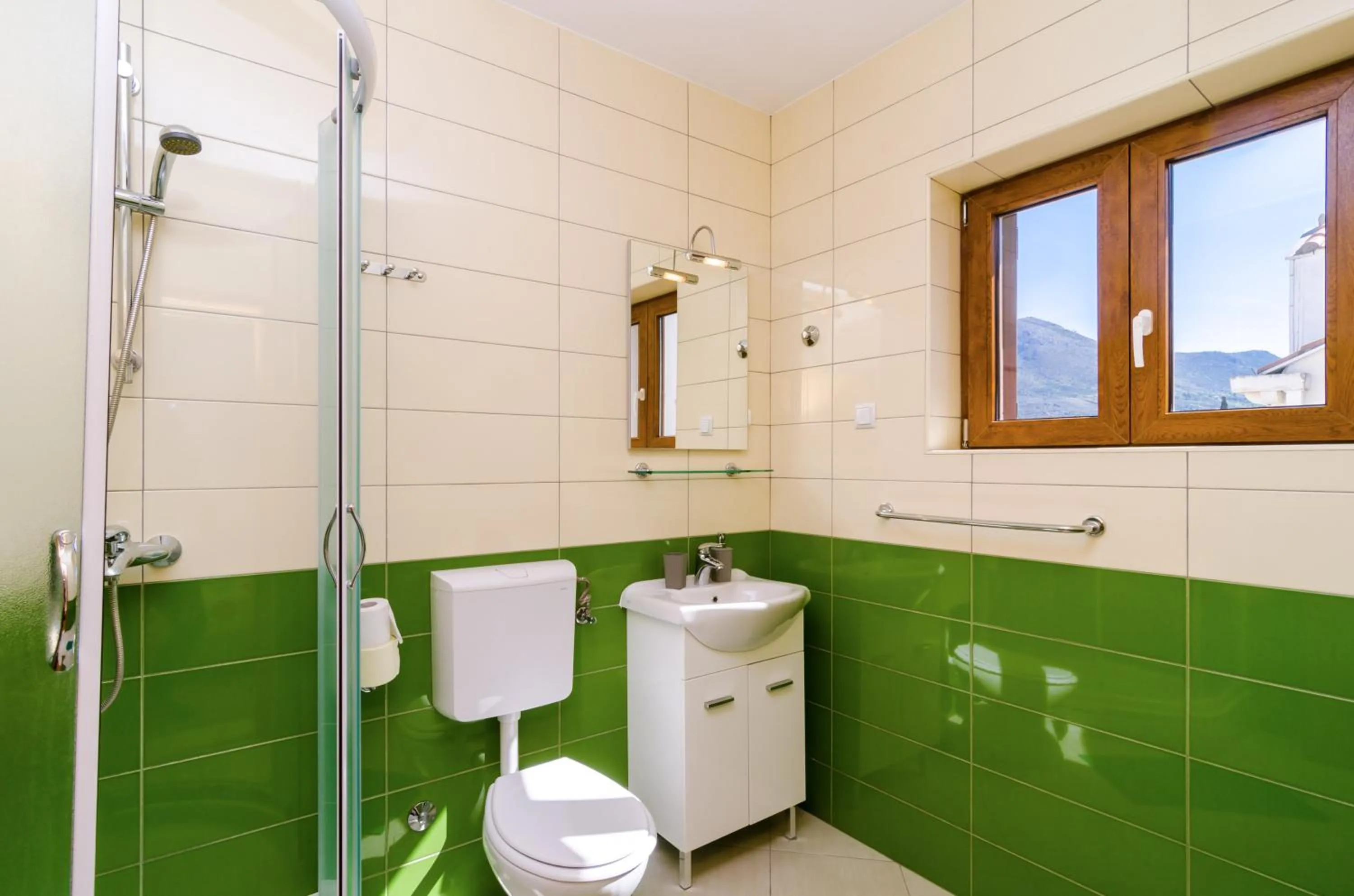 Shower in Cina Apartments