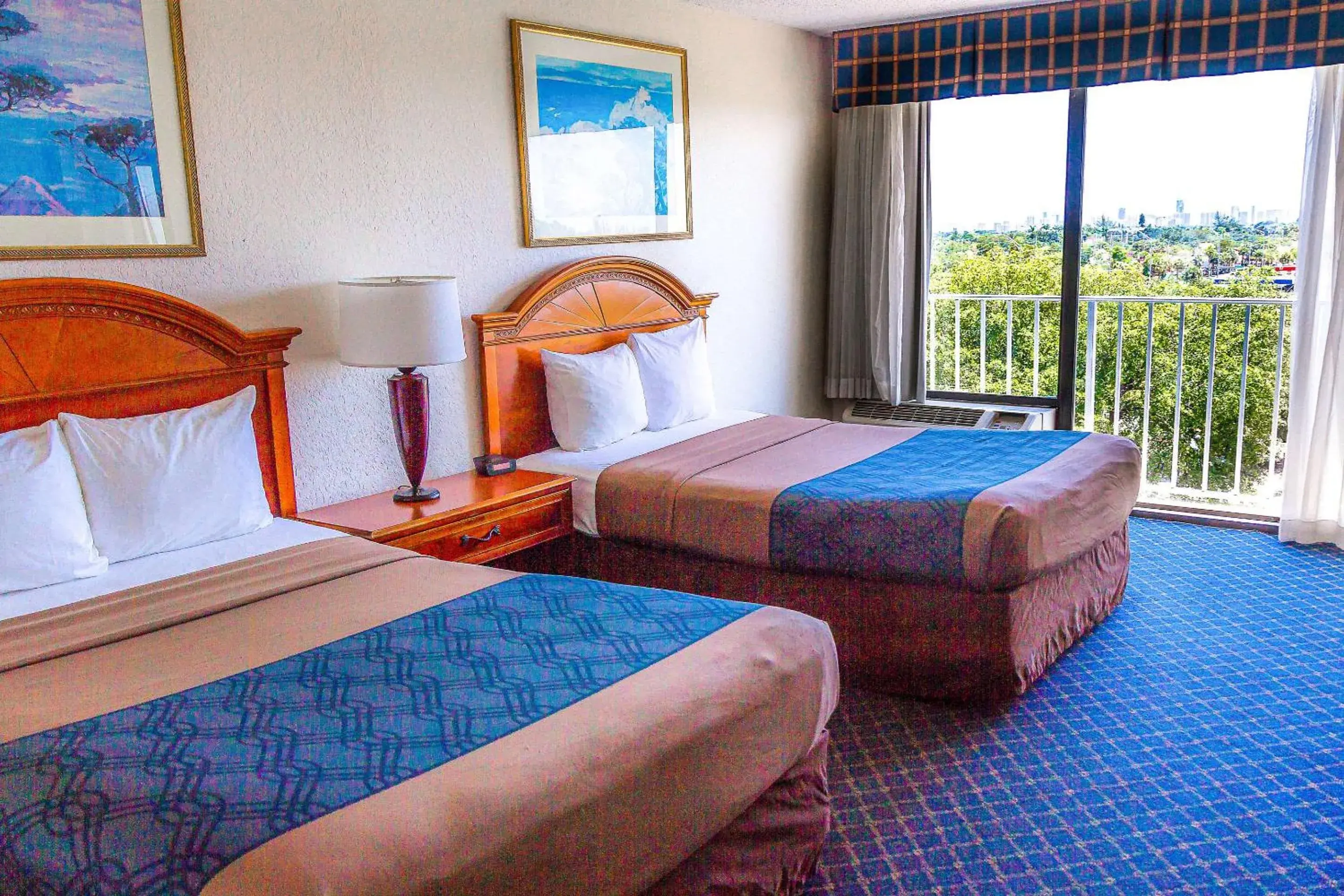 Standard Double Room - Non-Smoking in North Miami Beach Gardens Inn & Suites Standard Double Room - Non-Smoking in North Miami Beach Gardens Inn & Suites