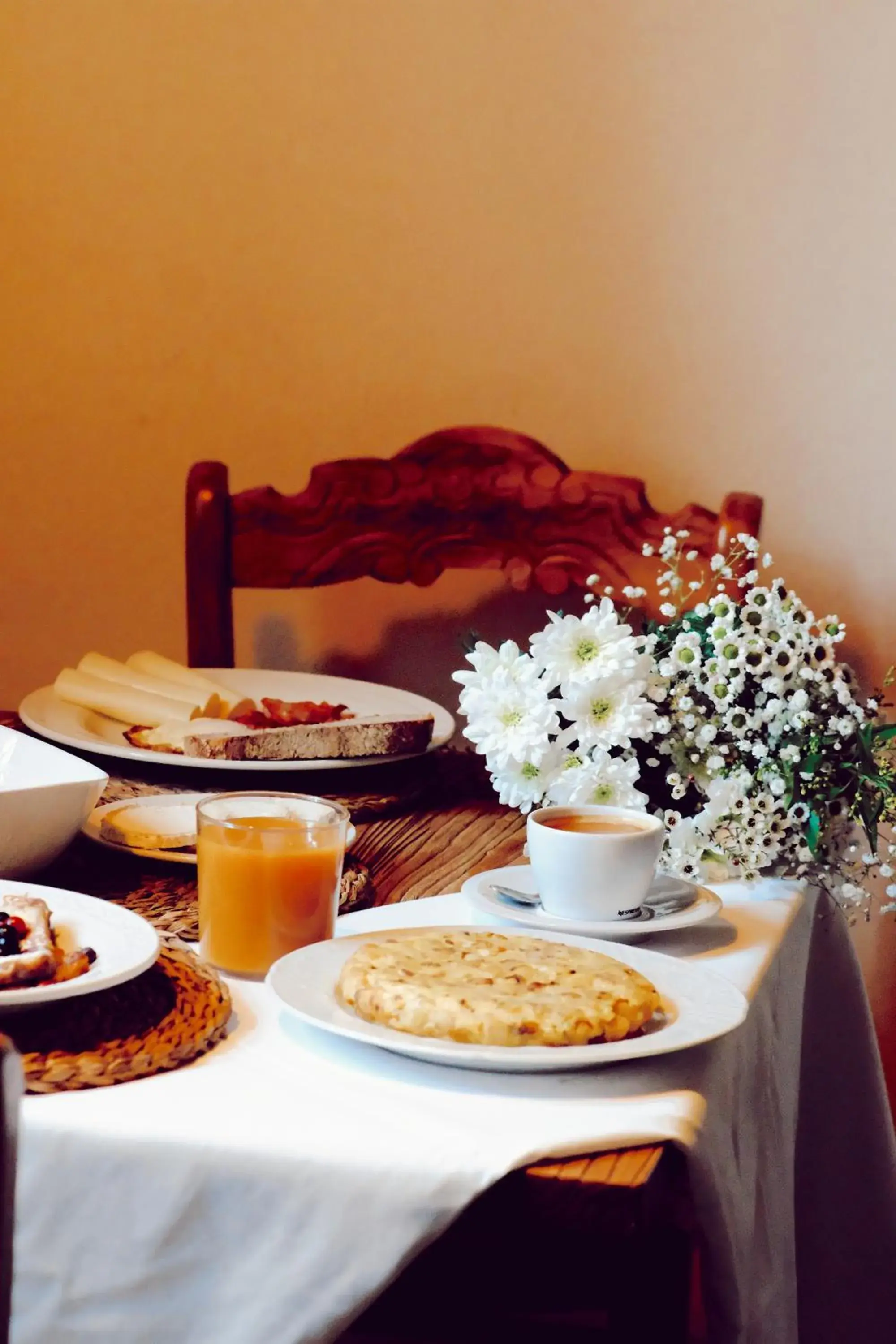 Breakfast in Los Pilares de Ronda Boutique & Hotel Breakfast in Los Pilares de Ronda Boutique & Hotel