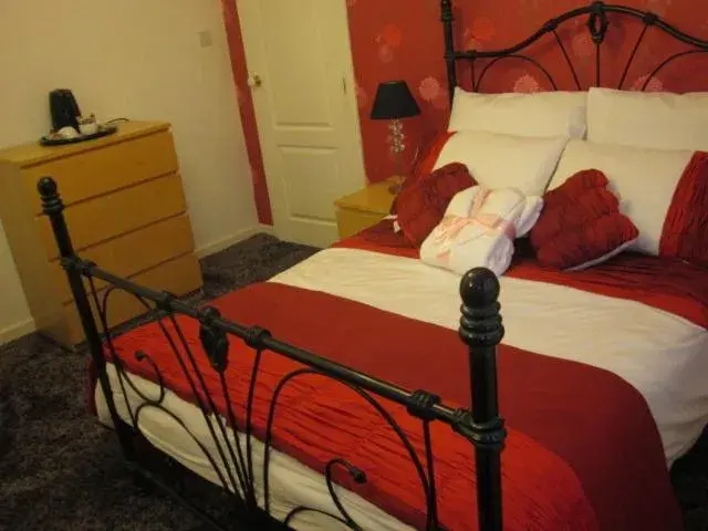 Double Room with Private Bathroom - single occupancy in Three Bridges Bed & Breakfast Double Room with Private Bathroom - single occupancy in Three Bridges Bed & Breakfast