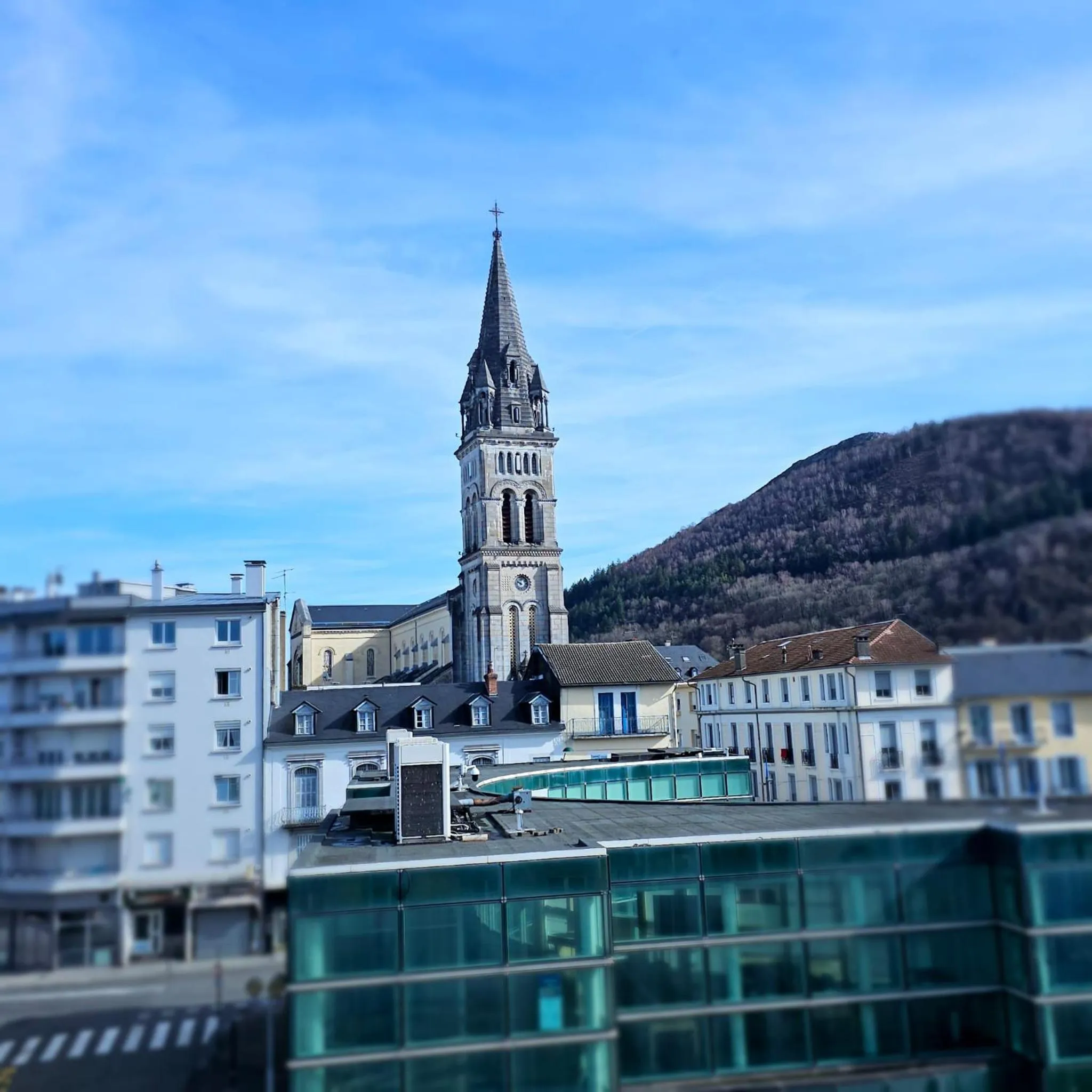 City view in Hotel du Commerce et de Navarre