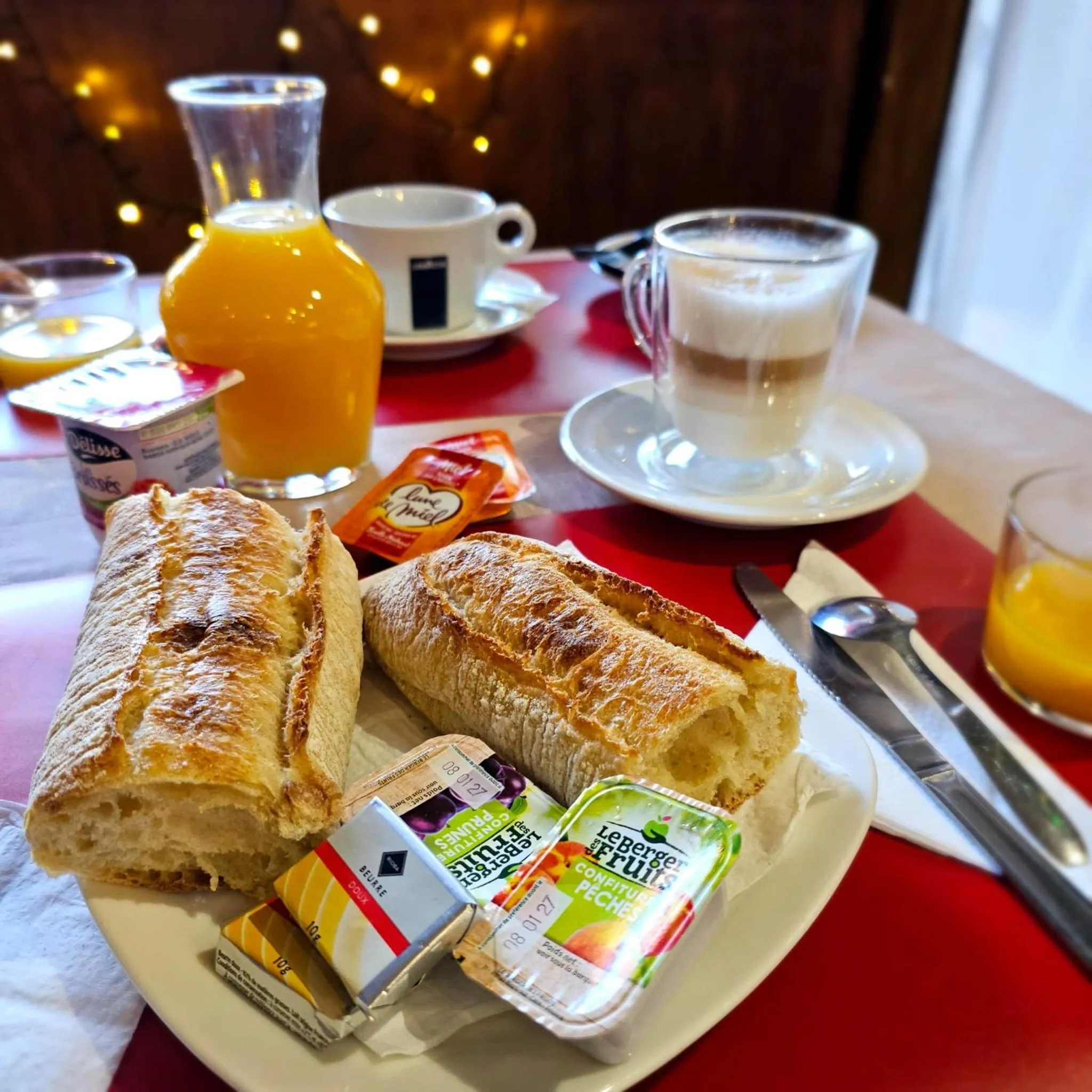 Breakfast in Hotel du Commerce et de Navarre
