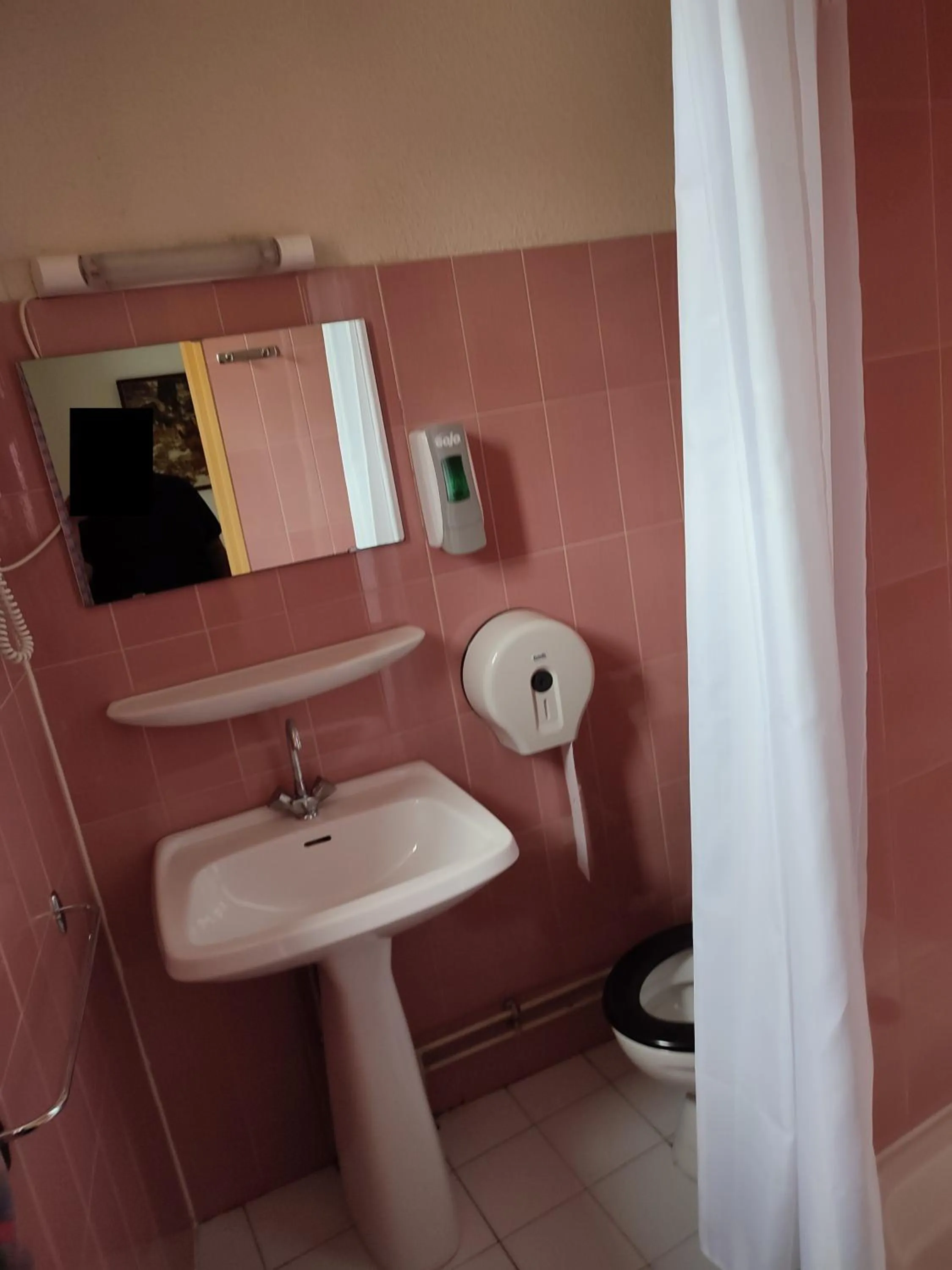 Twin Room in Hotel du Commerce et de Navarre