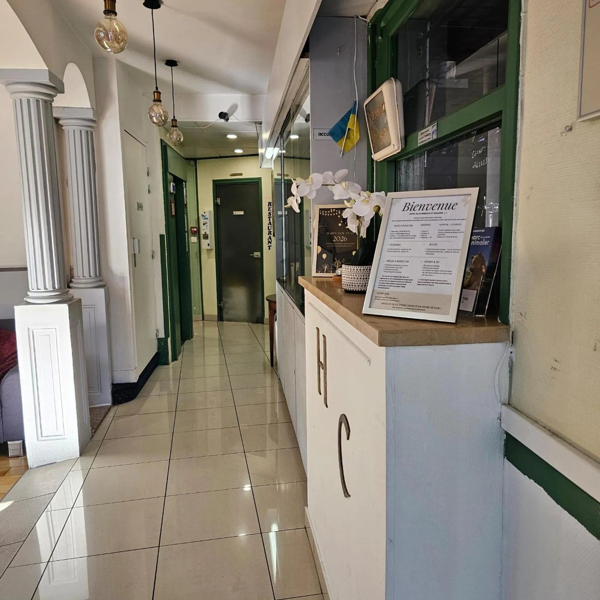 Lobby or reception in Hotel du Commerce et de Navarre