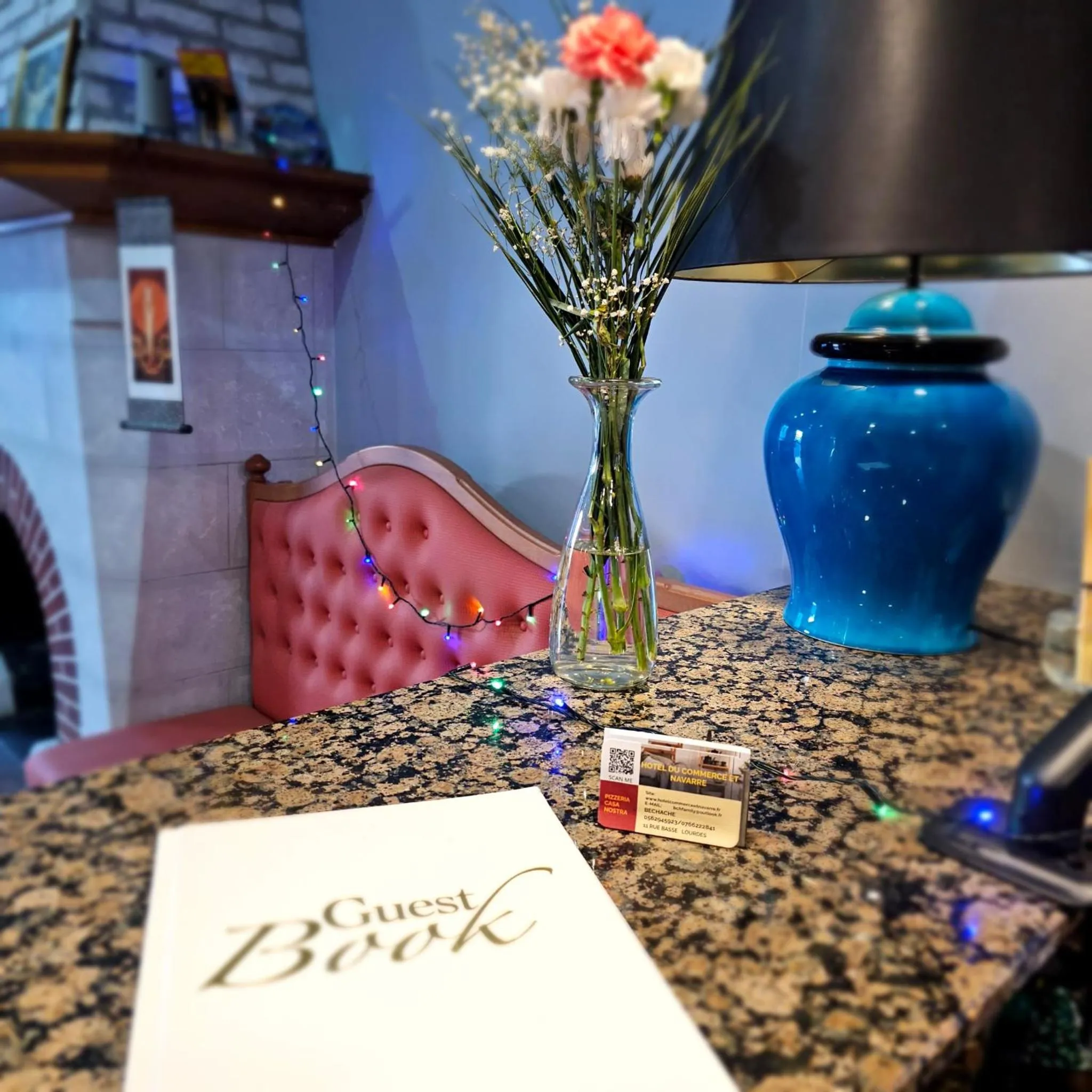 Lobby or reception in Hotel du Commerce et de Navarre