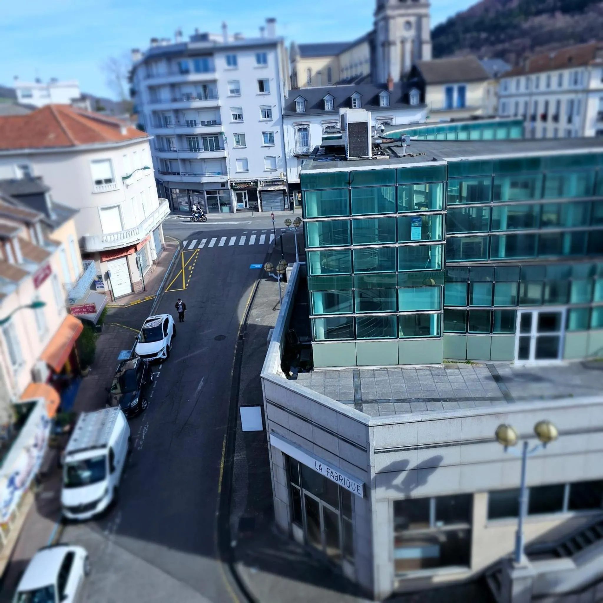 City view in Hotel du Commerce et de Navarre