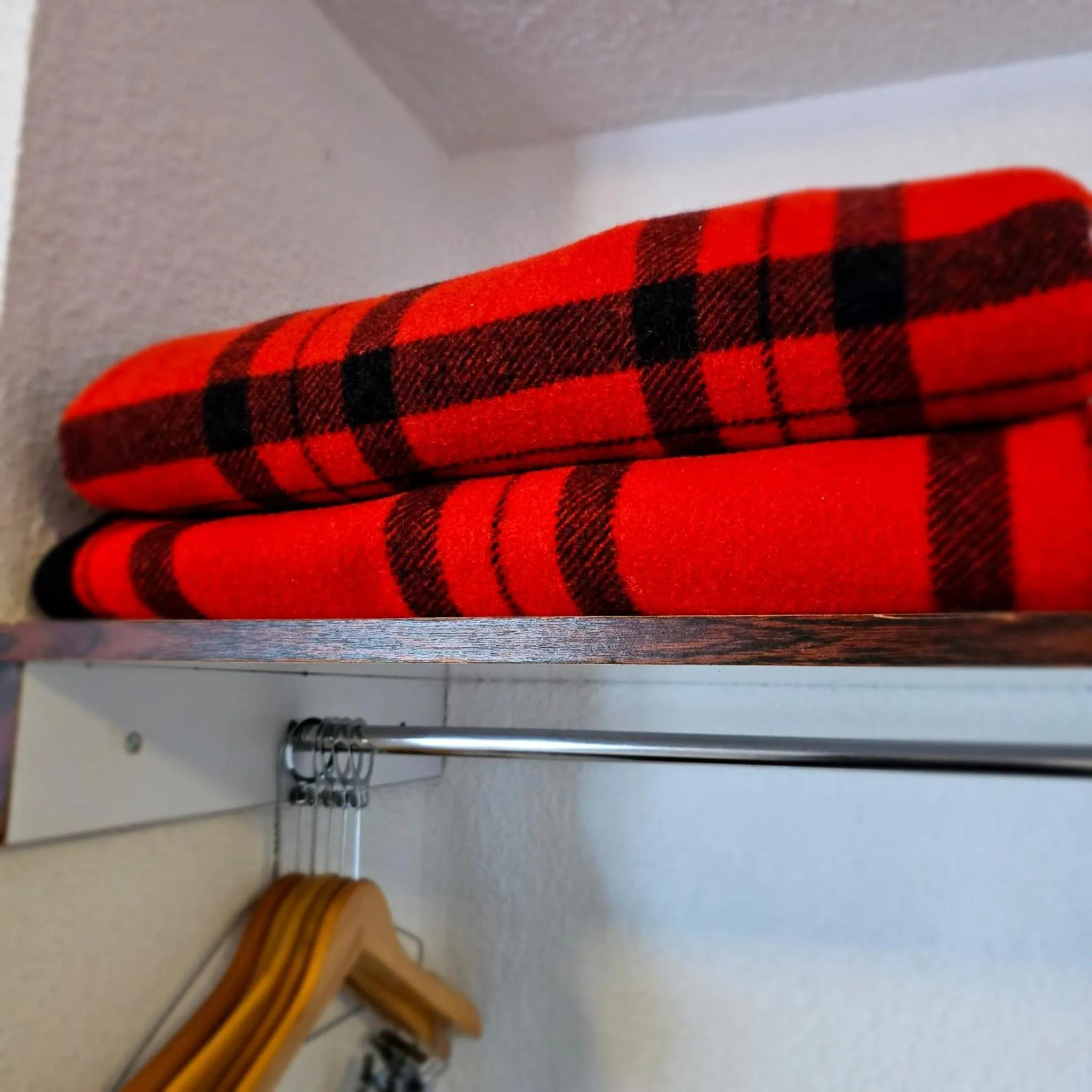 Bedroom in Hotel du Commerce et de Navarre