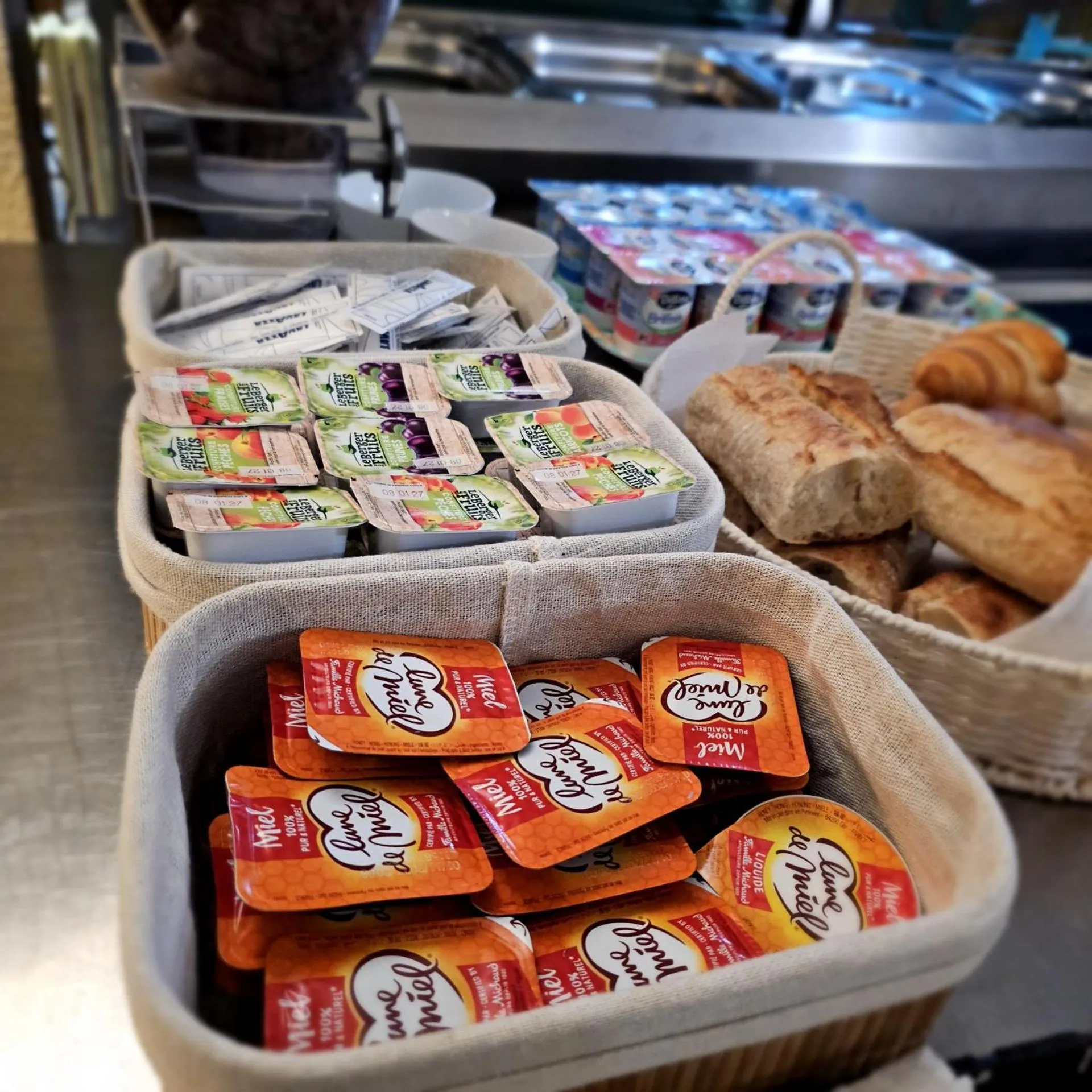 Breakfast in Hotel du Commerce et de Navarre