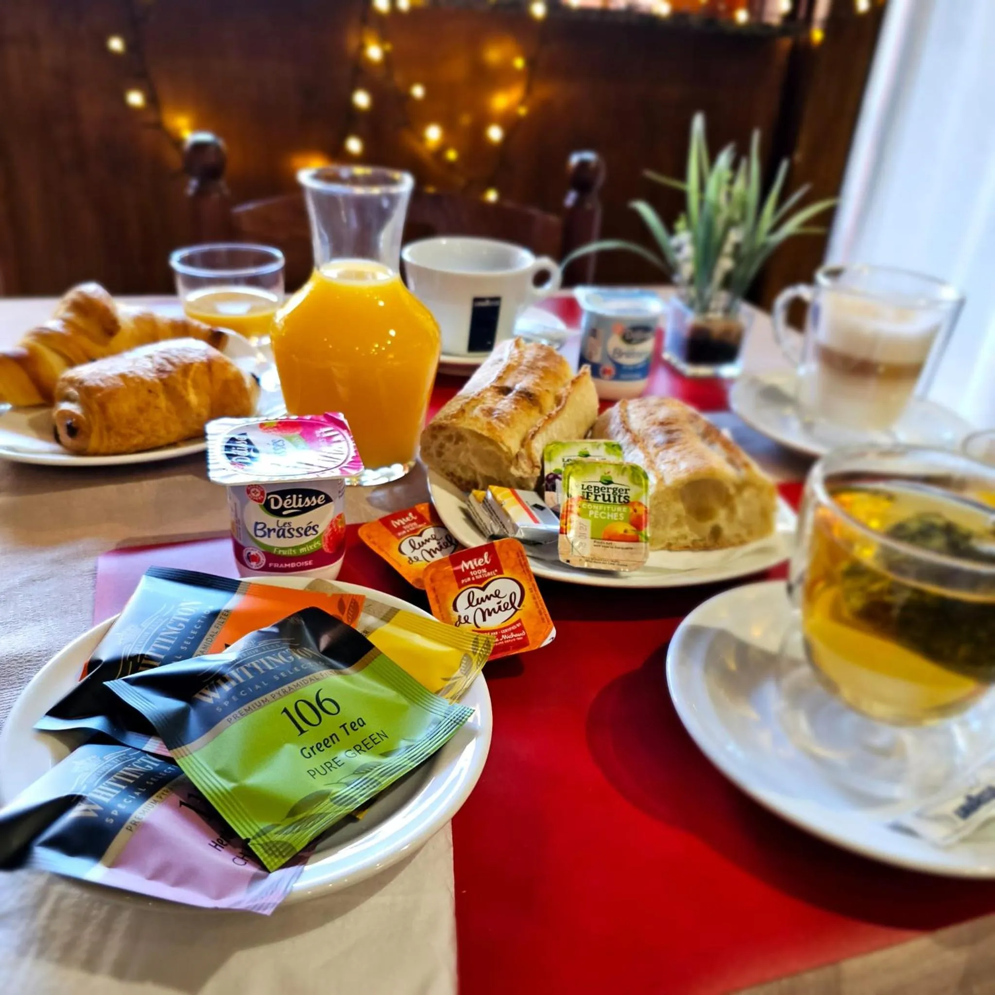 Breakfast in Hotel du Commerce et de Navarre