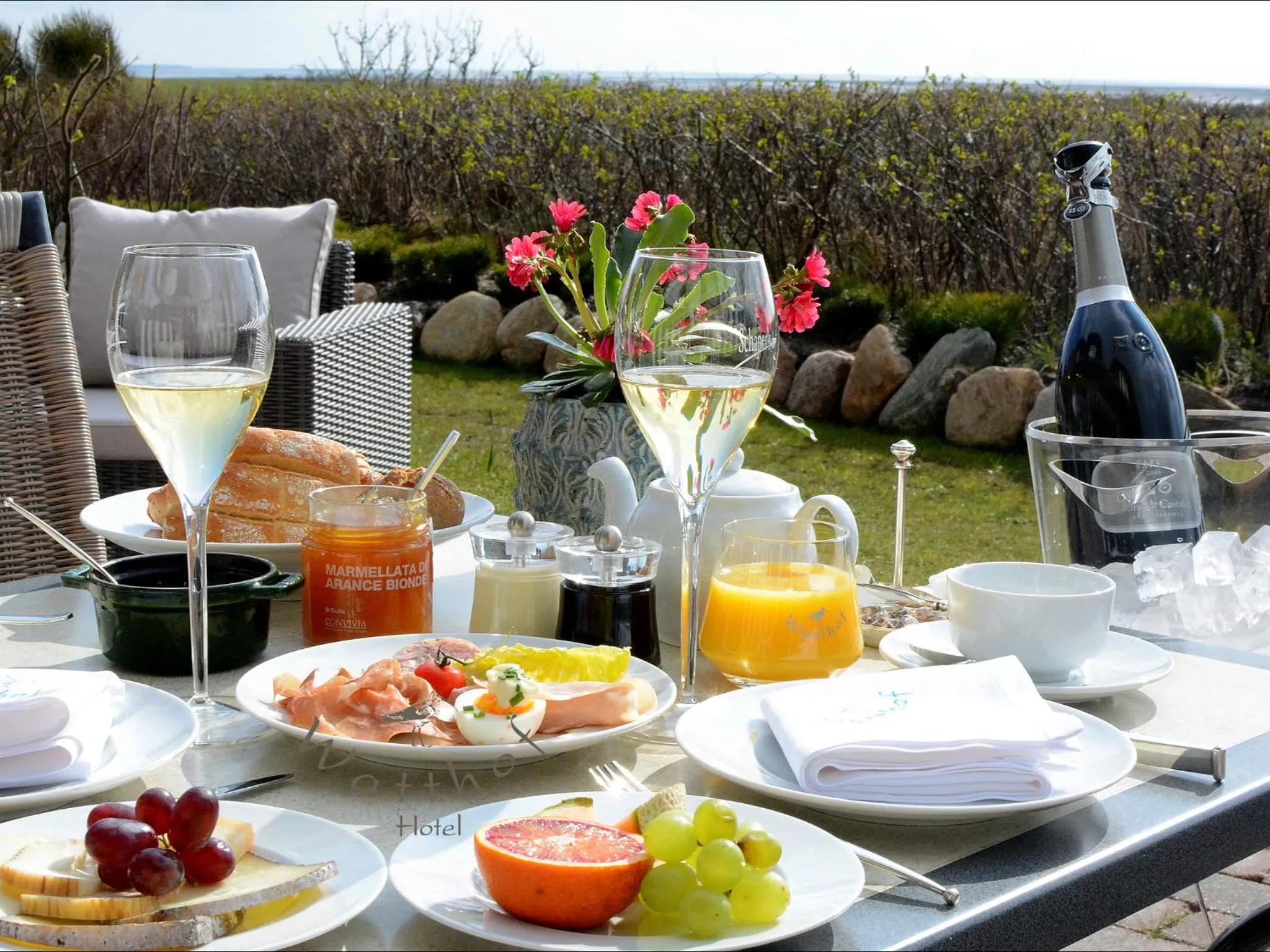 Buffet breakfast in Hotel Watthof