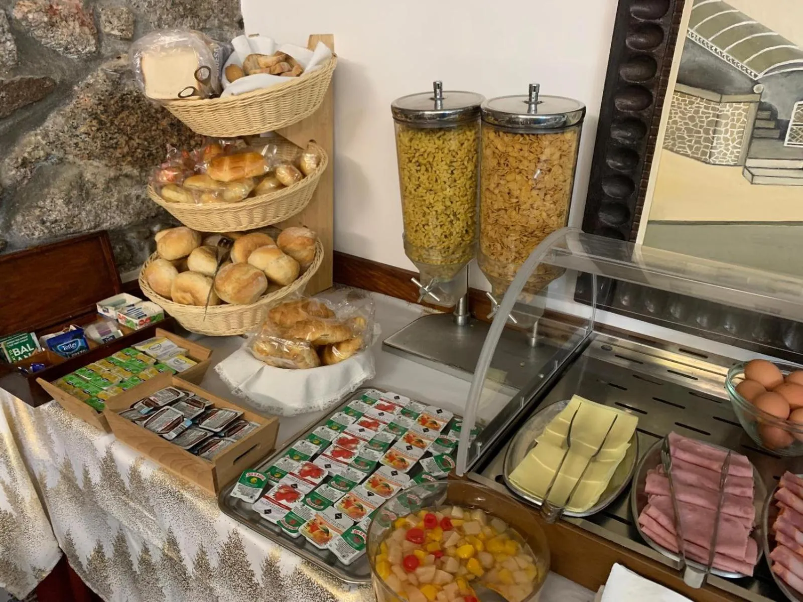 Buffet breakfast in Solar S.Bento