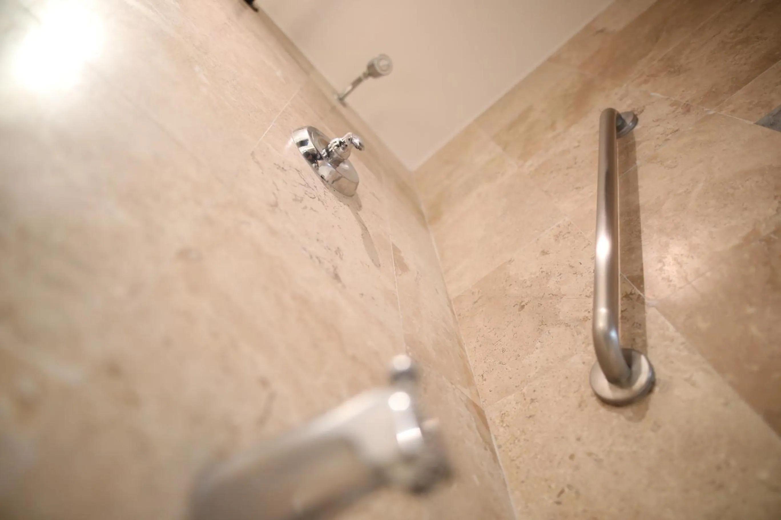 Shower in Hotel Montetaxco