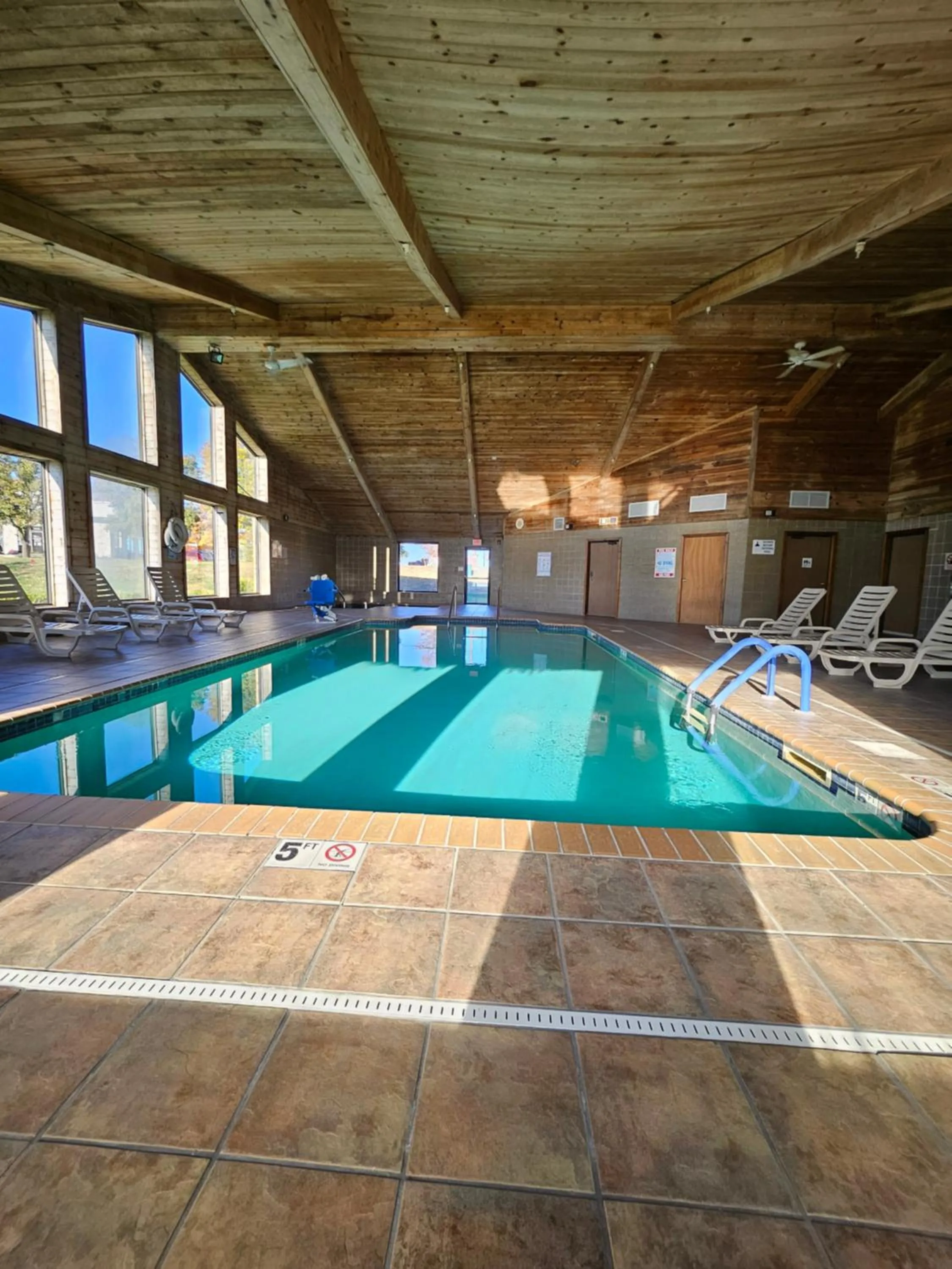 Swimming pool in Ramada by Wyndham Platte City KCI Airport