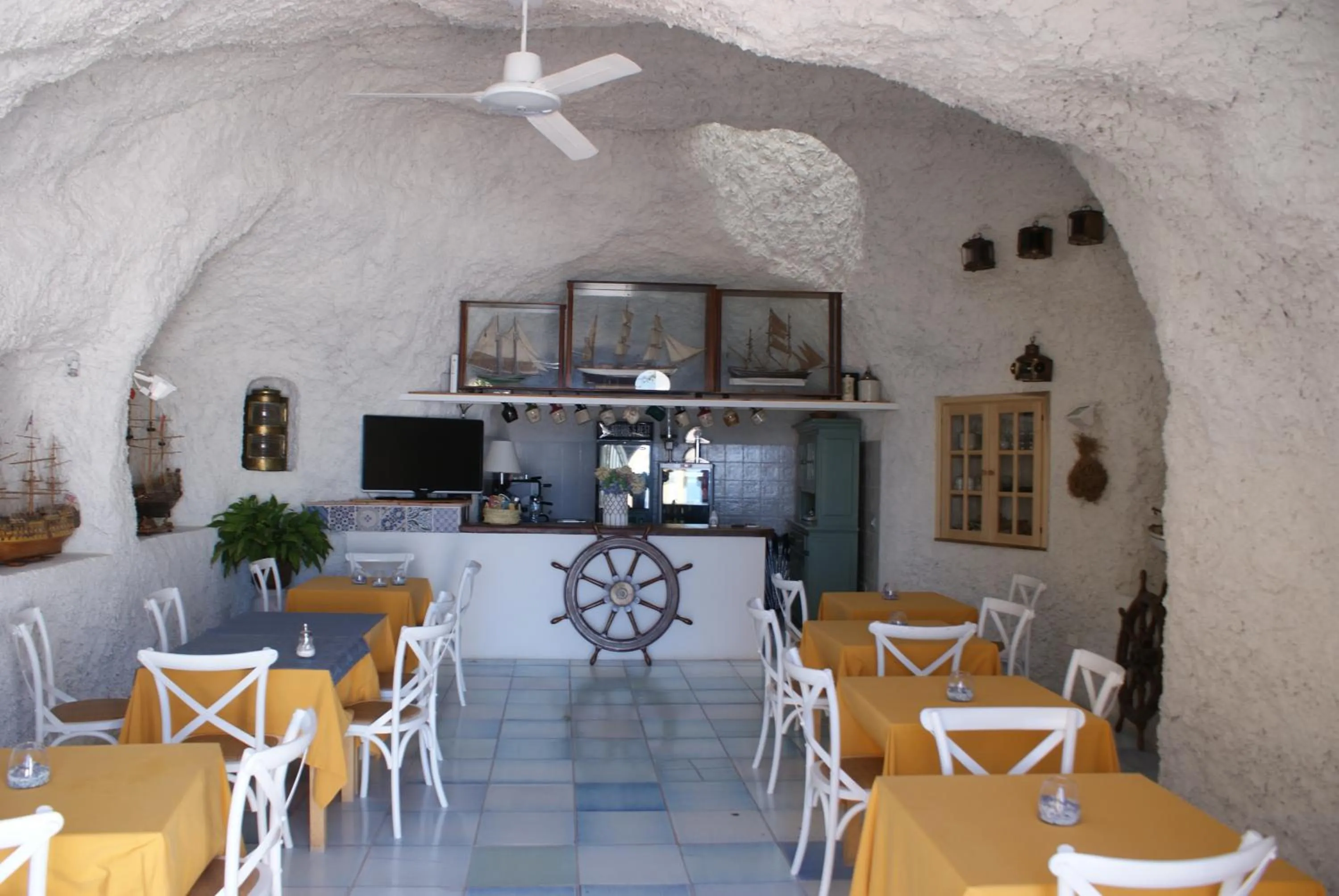 Restaurant/places to eat in Hotel Agave e Ginestra