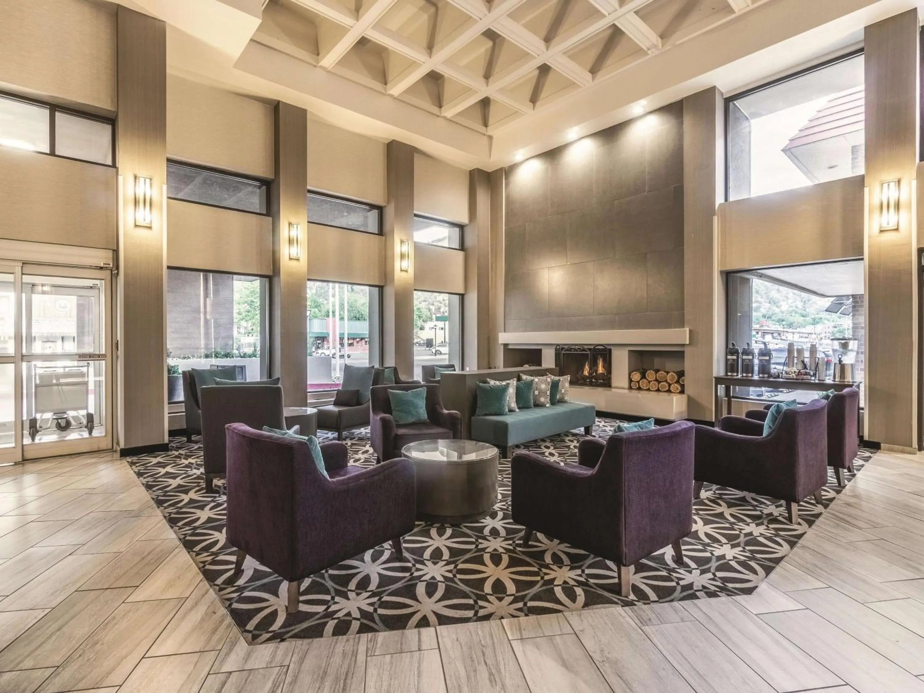 Lobby or reception in La Quinta by Wyndham Glenwood Springs