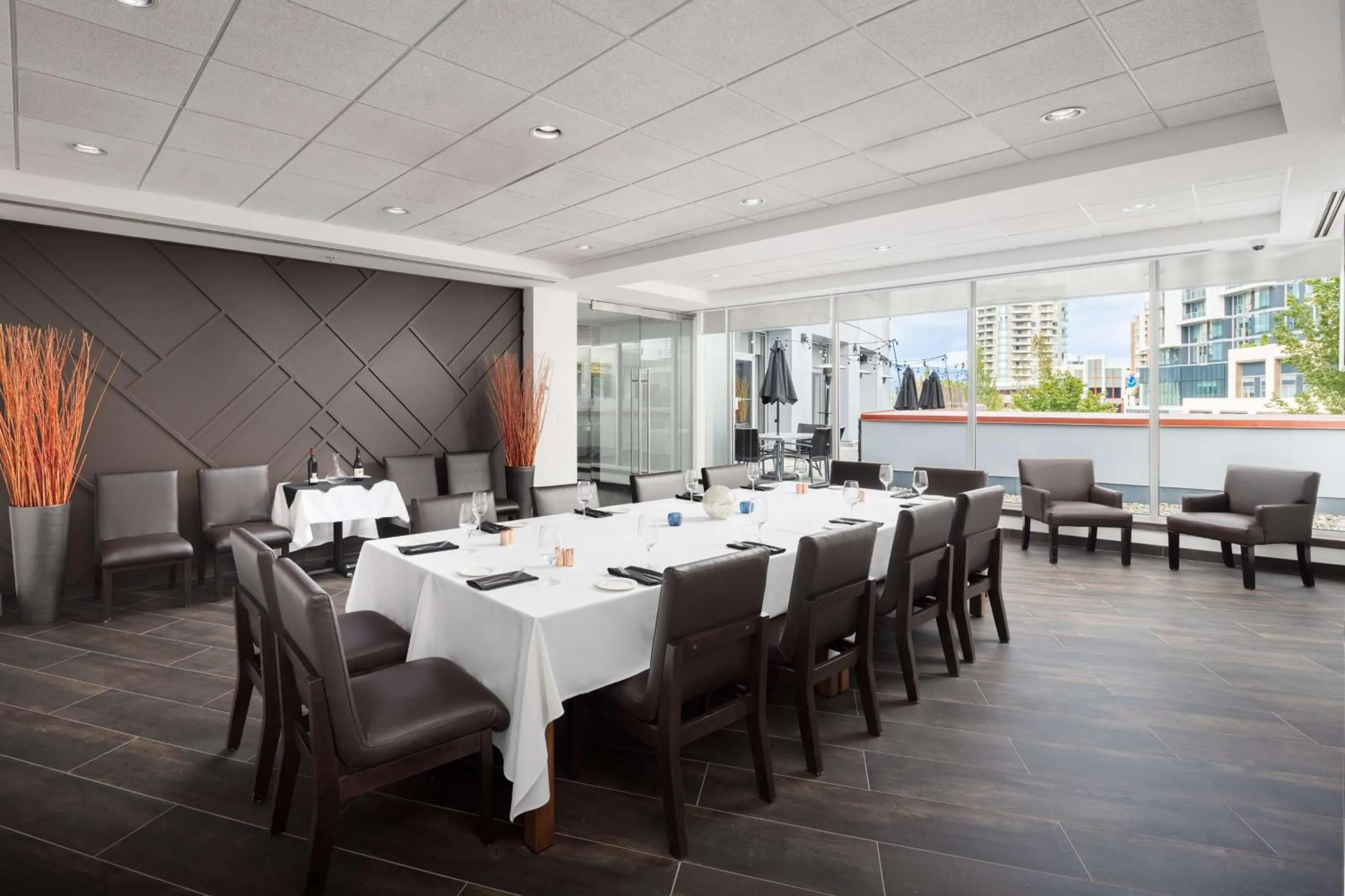 Restaurant/places to eat in Hilton Vancouver Metrotown