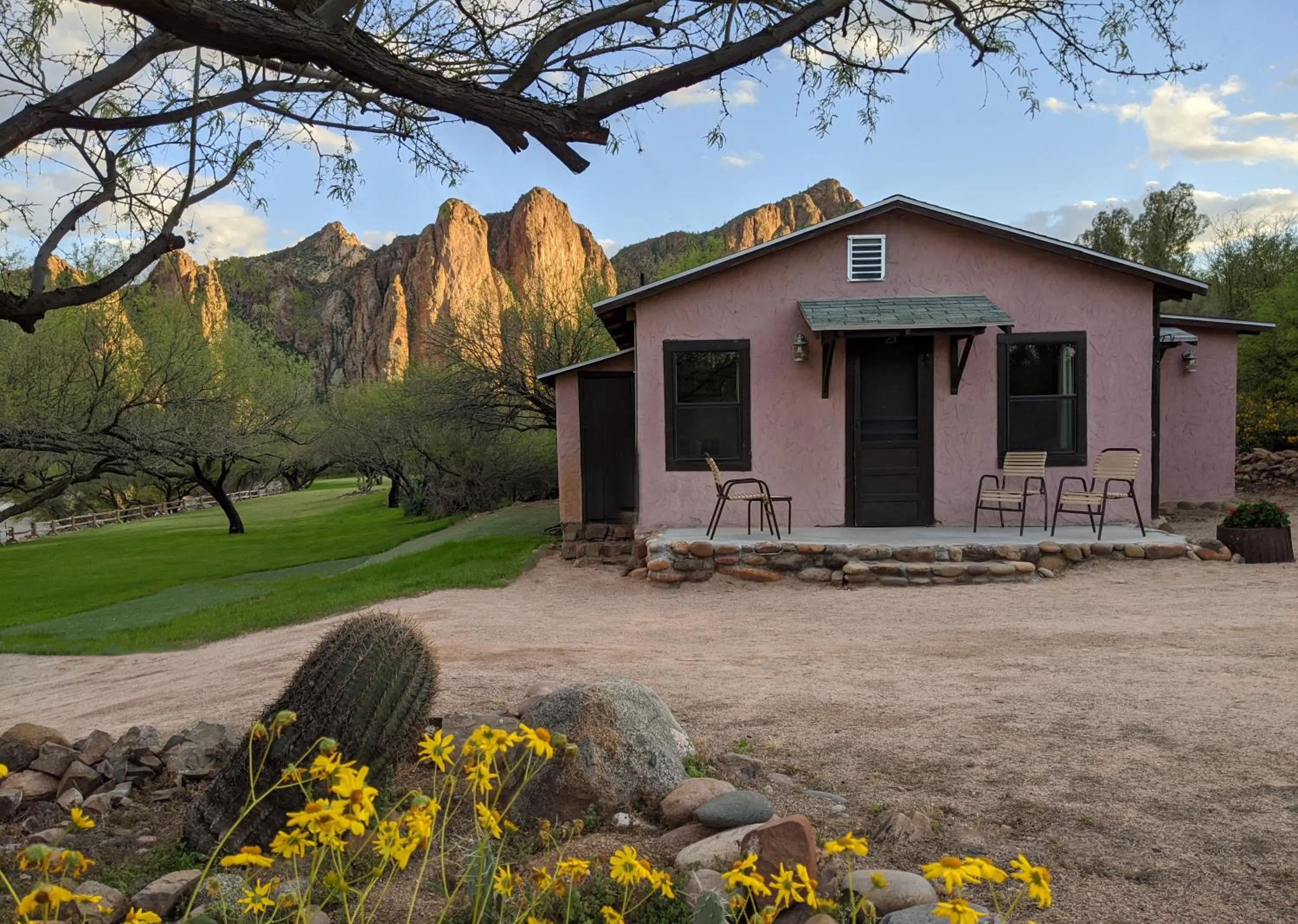 River view in Saguaro Lake Ranch