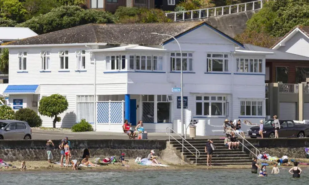 Property building in Moana Lodge Property building in Moana Lodge