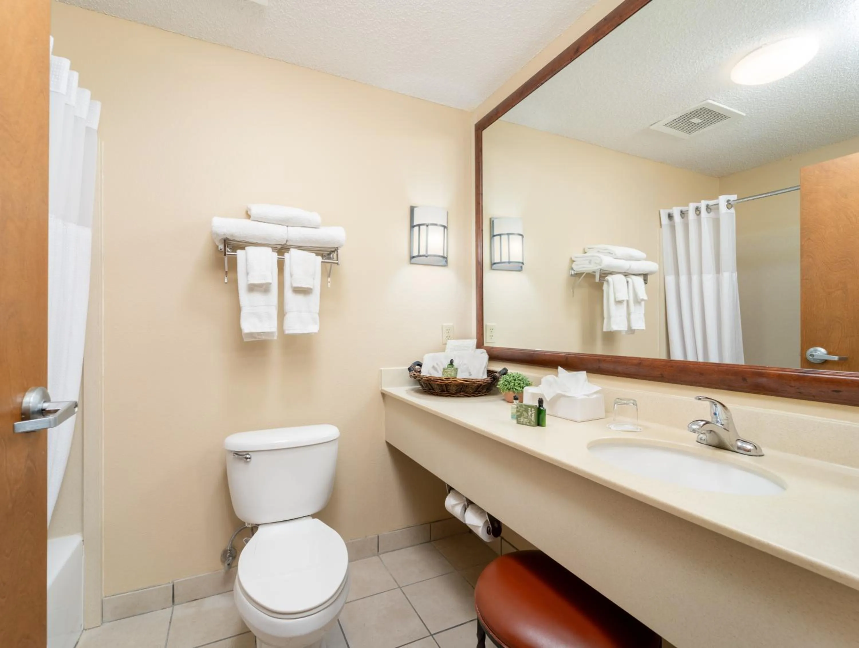 Property building in MCM Elegante Lodge & Resorts