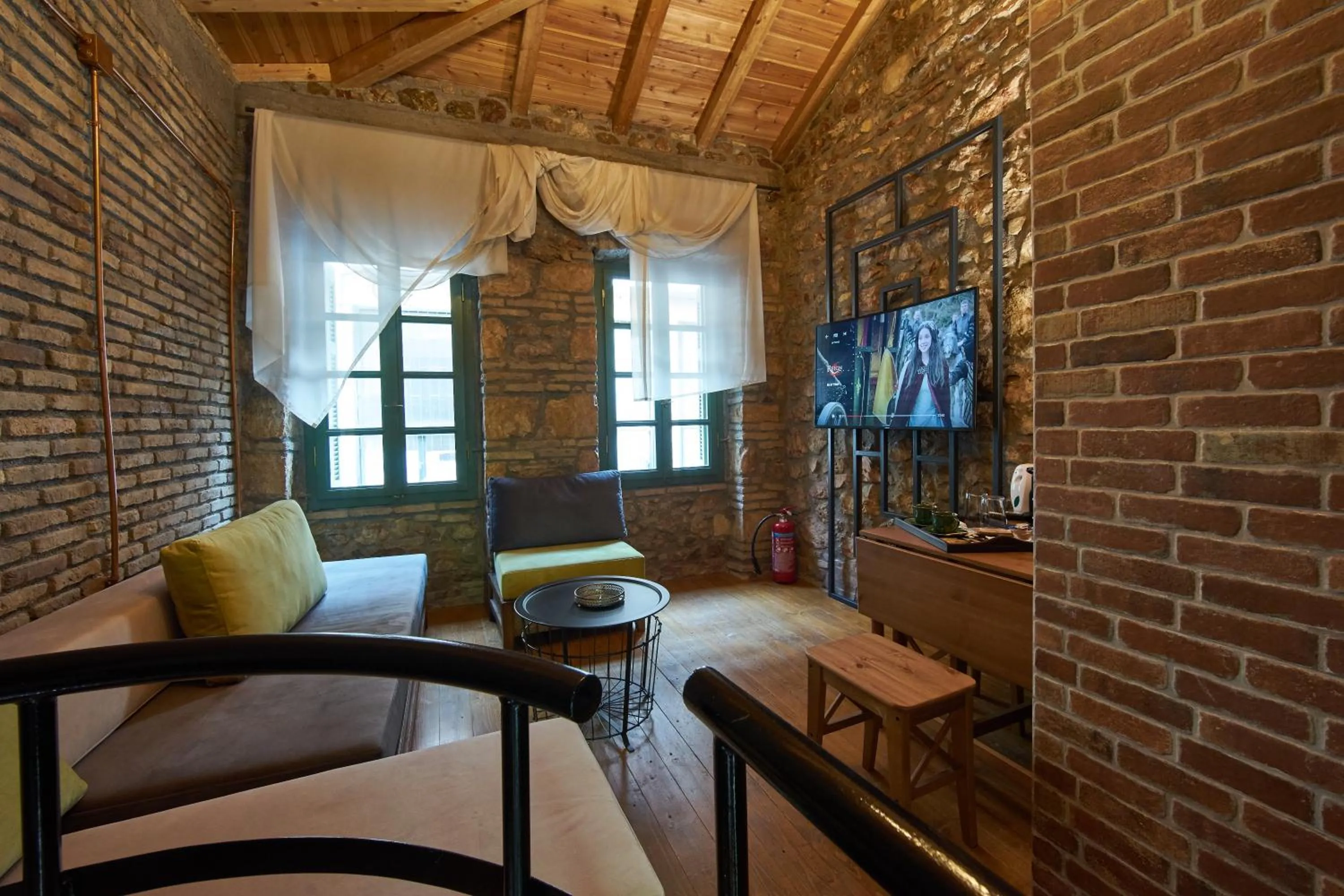 TV and multimedia in Athenian Residences