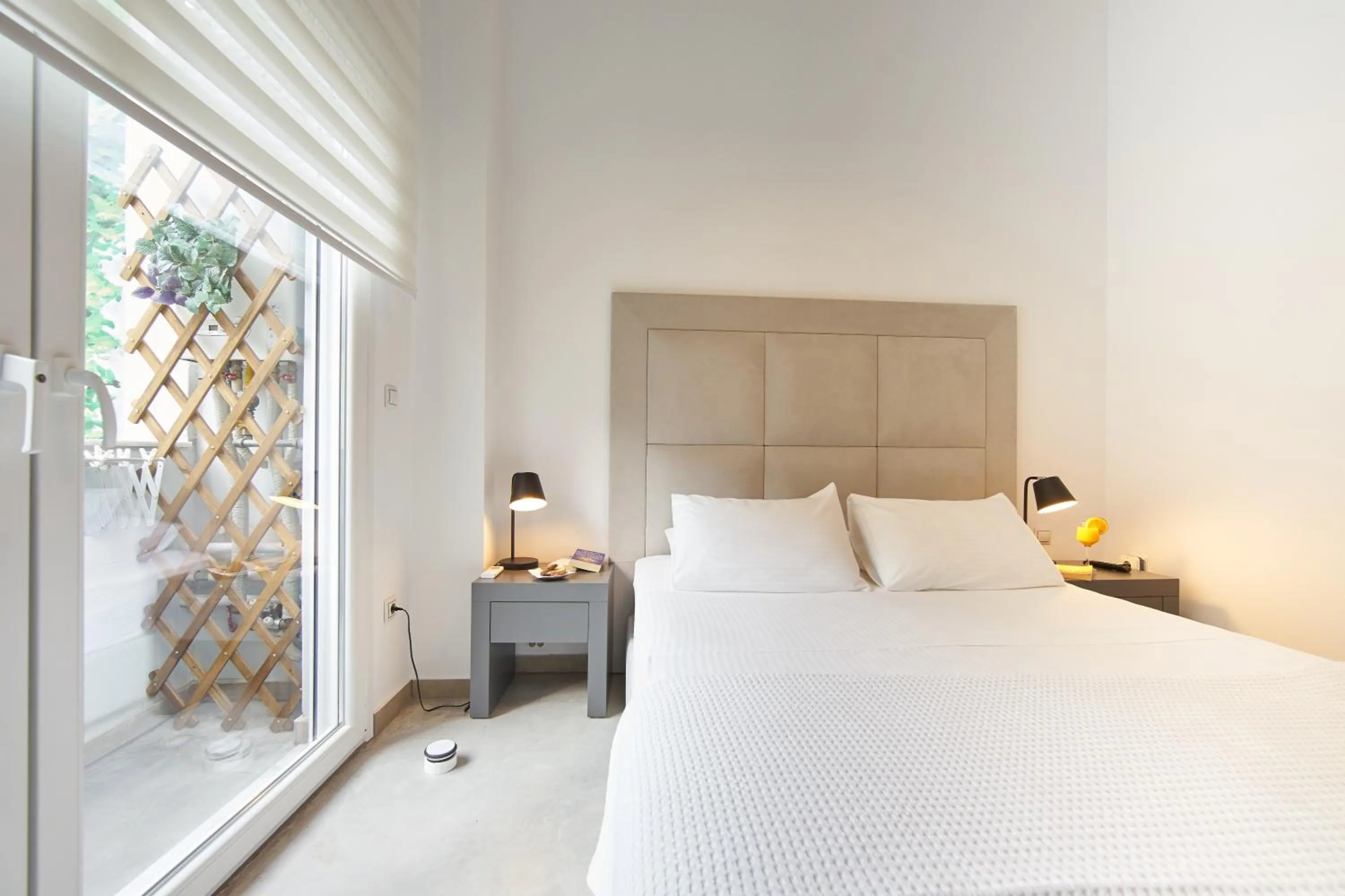 Bed in Athenian Residences