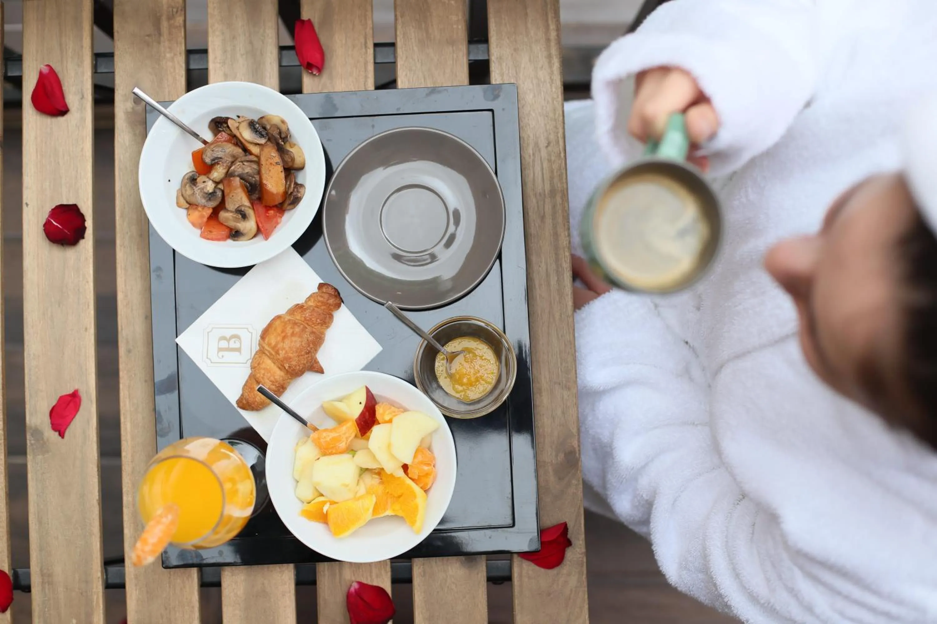 Breakfast in Athenian Residences