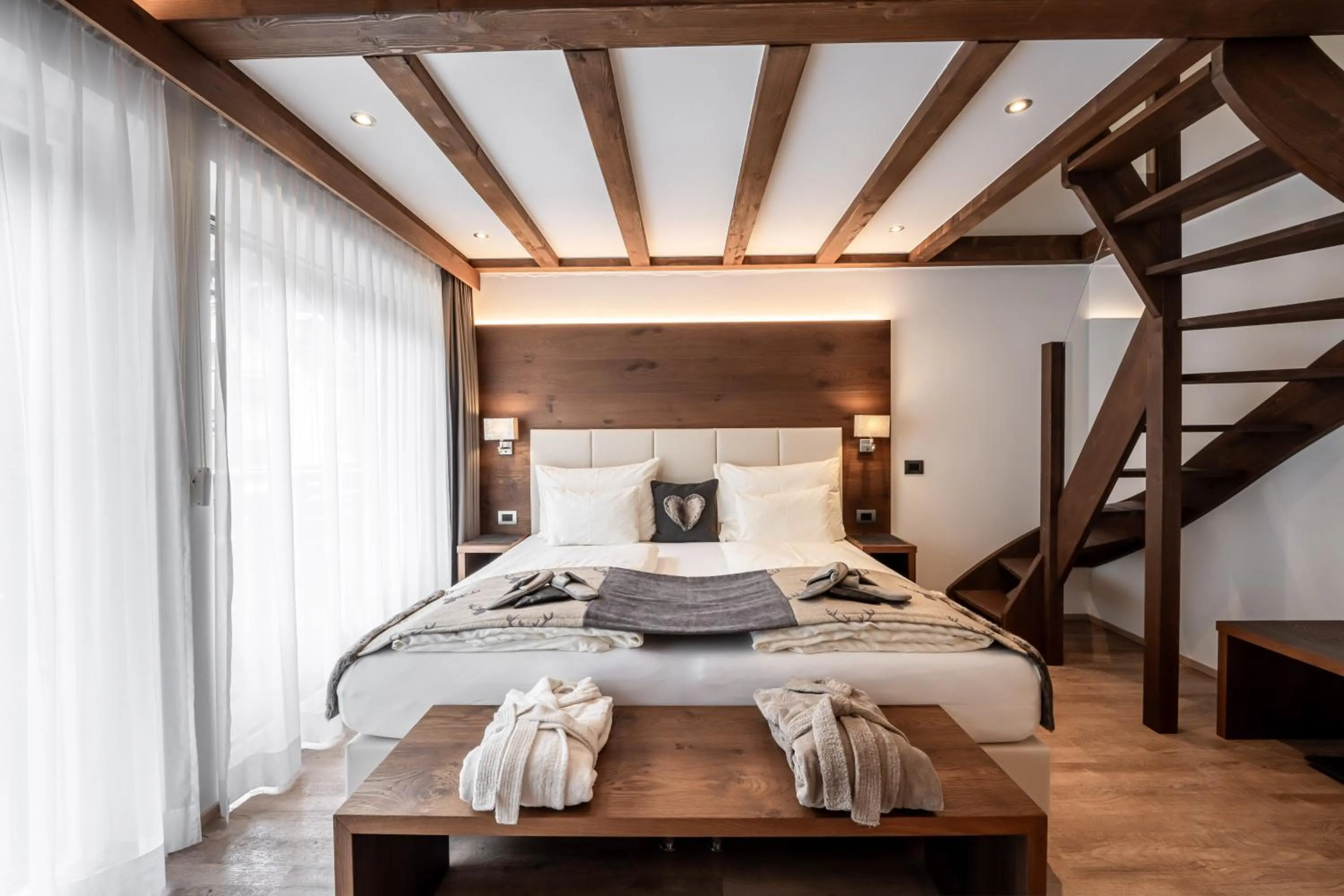 Bedroom, Bed in Arya Alpine Lodge