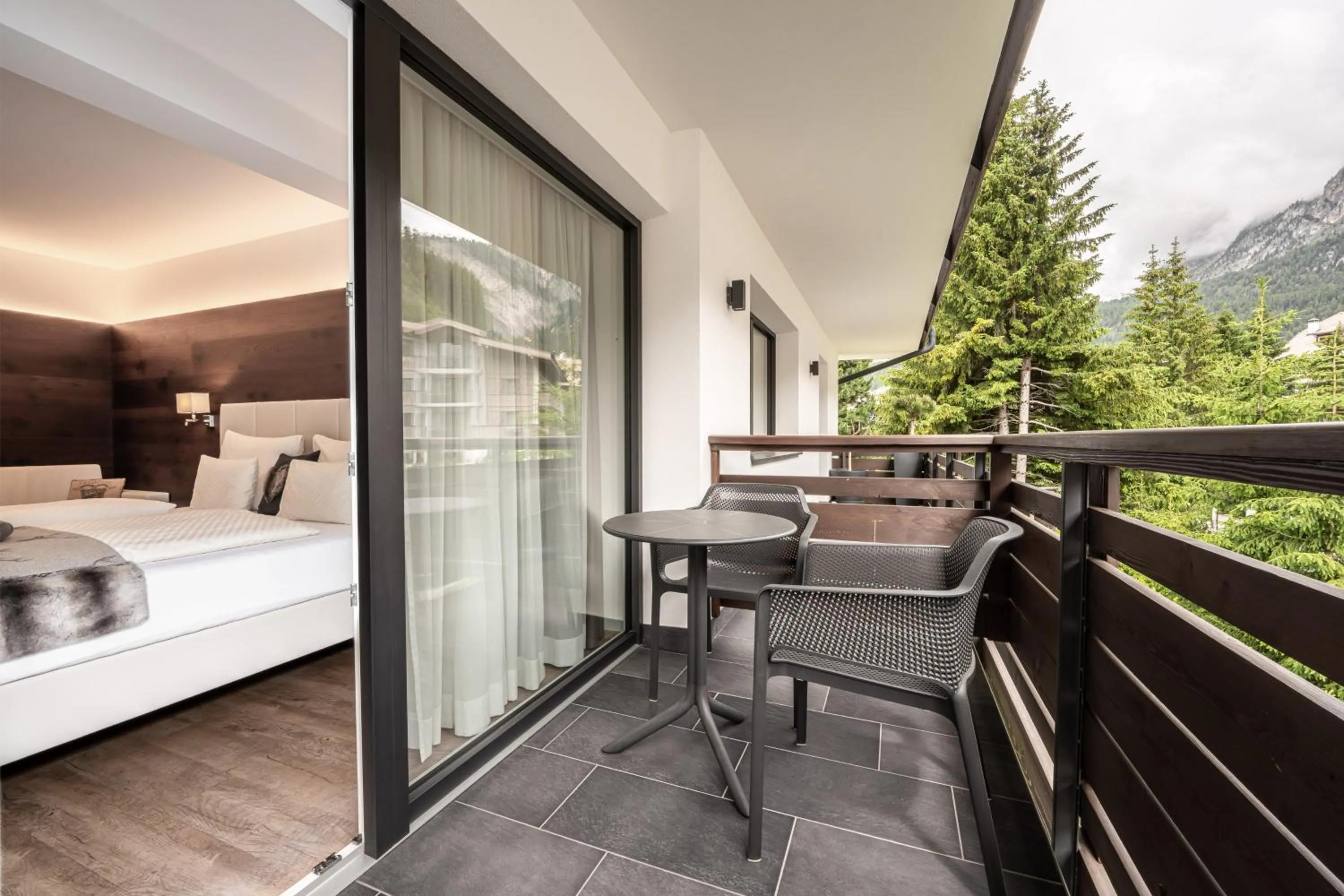 Bed in Arya Alpine Lodge