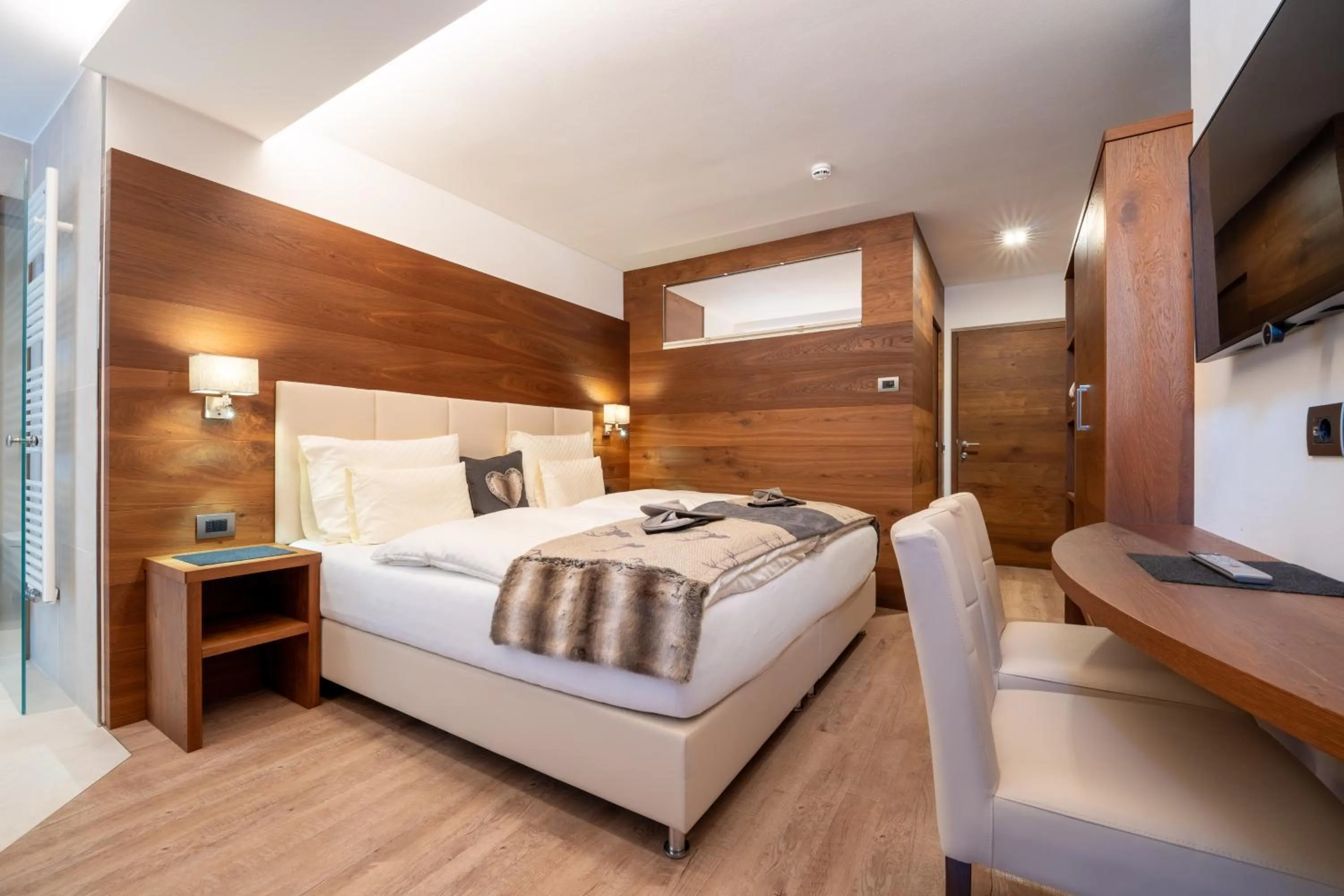 Bed in Arya Alpine Lodge