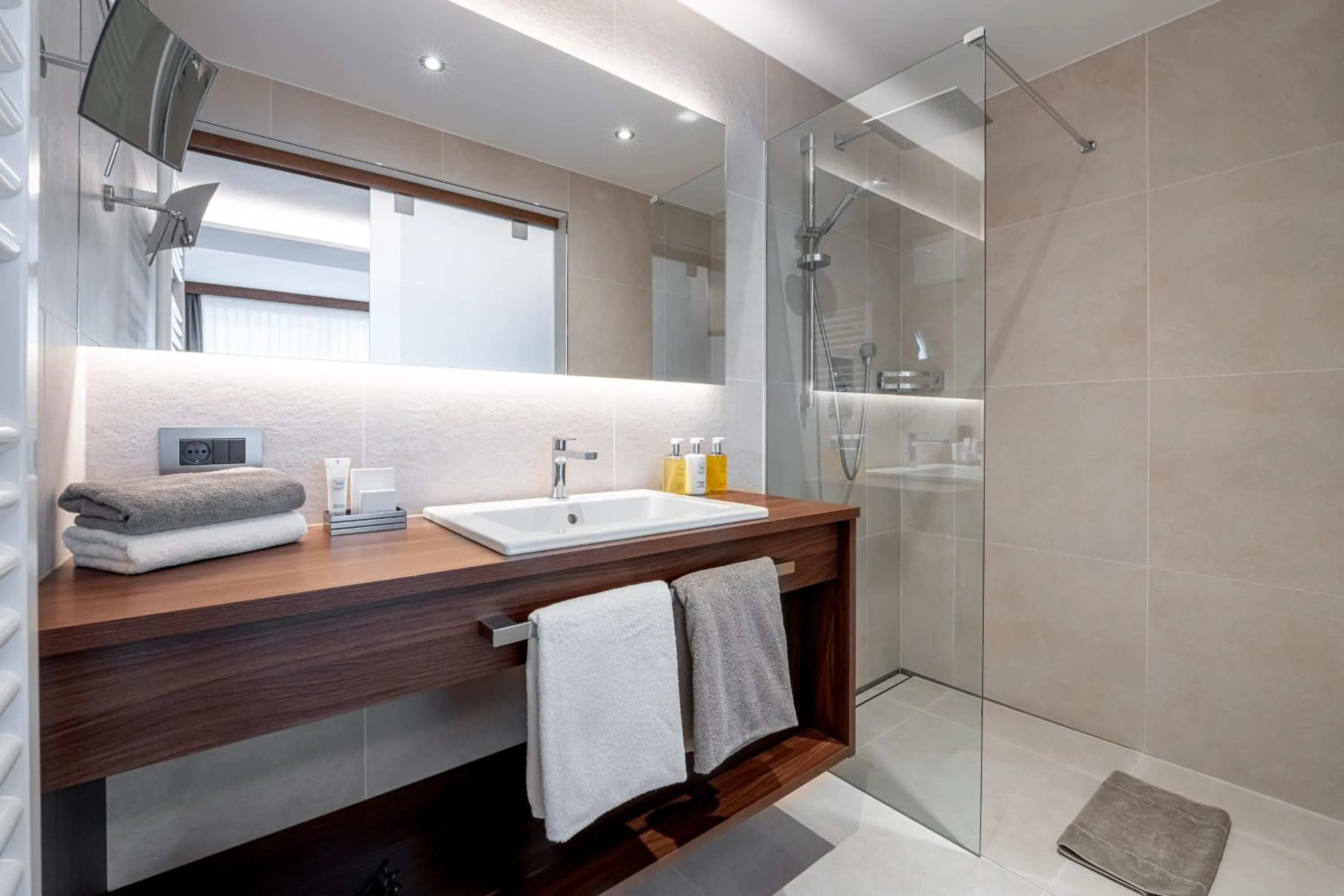 Bathroom in Arya Alpine Lodge