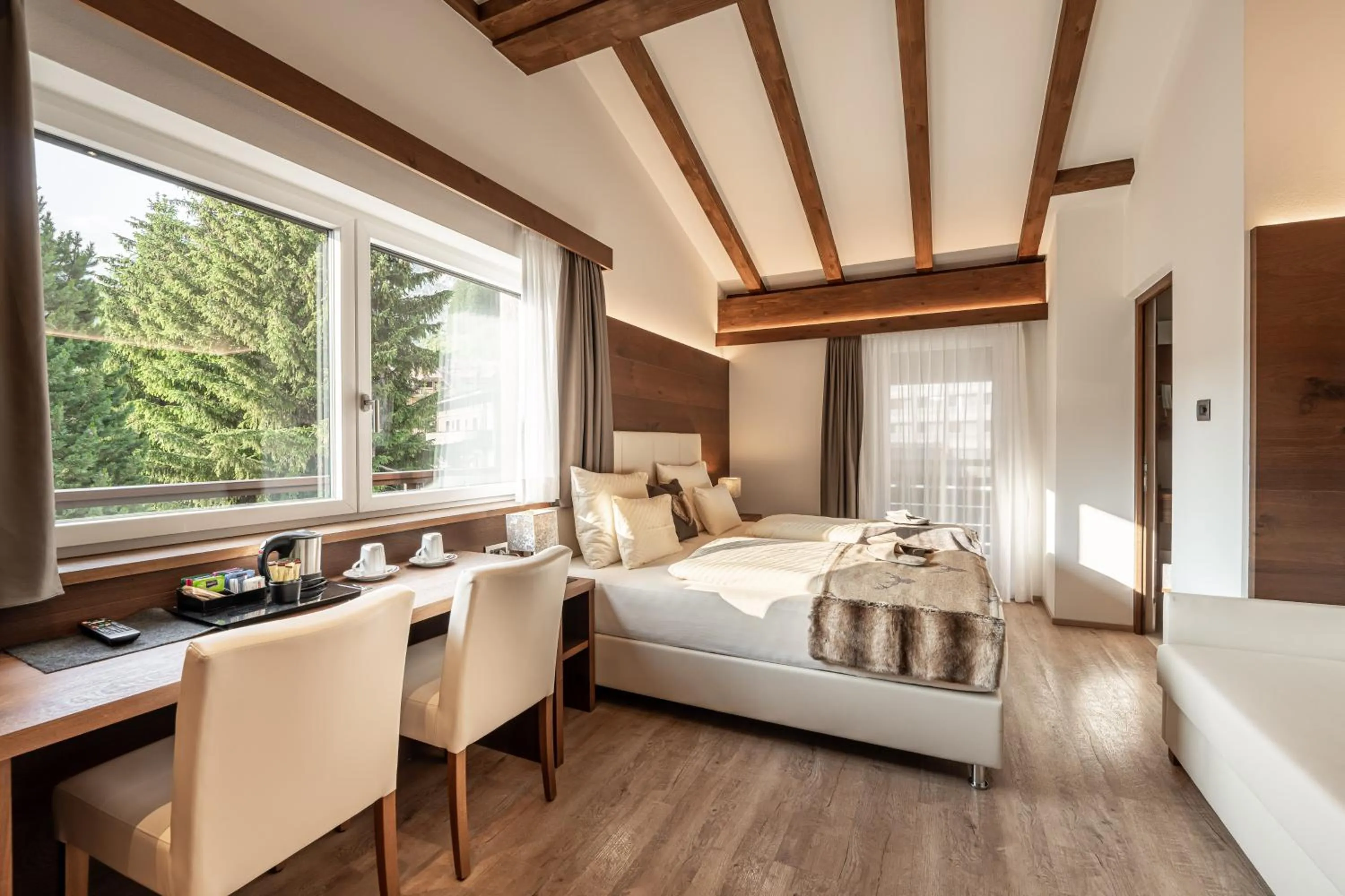 Photo of the whole room, Bed in Arya Alpine Lodge