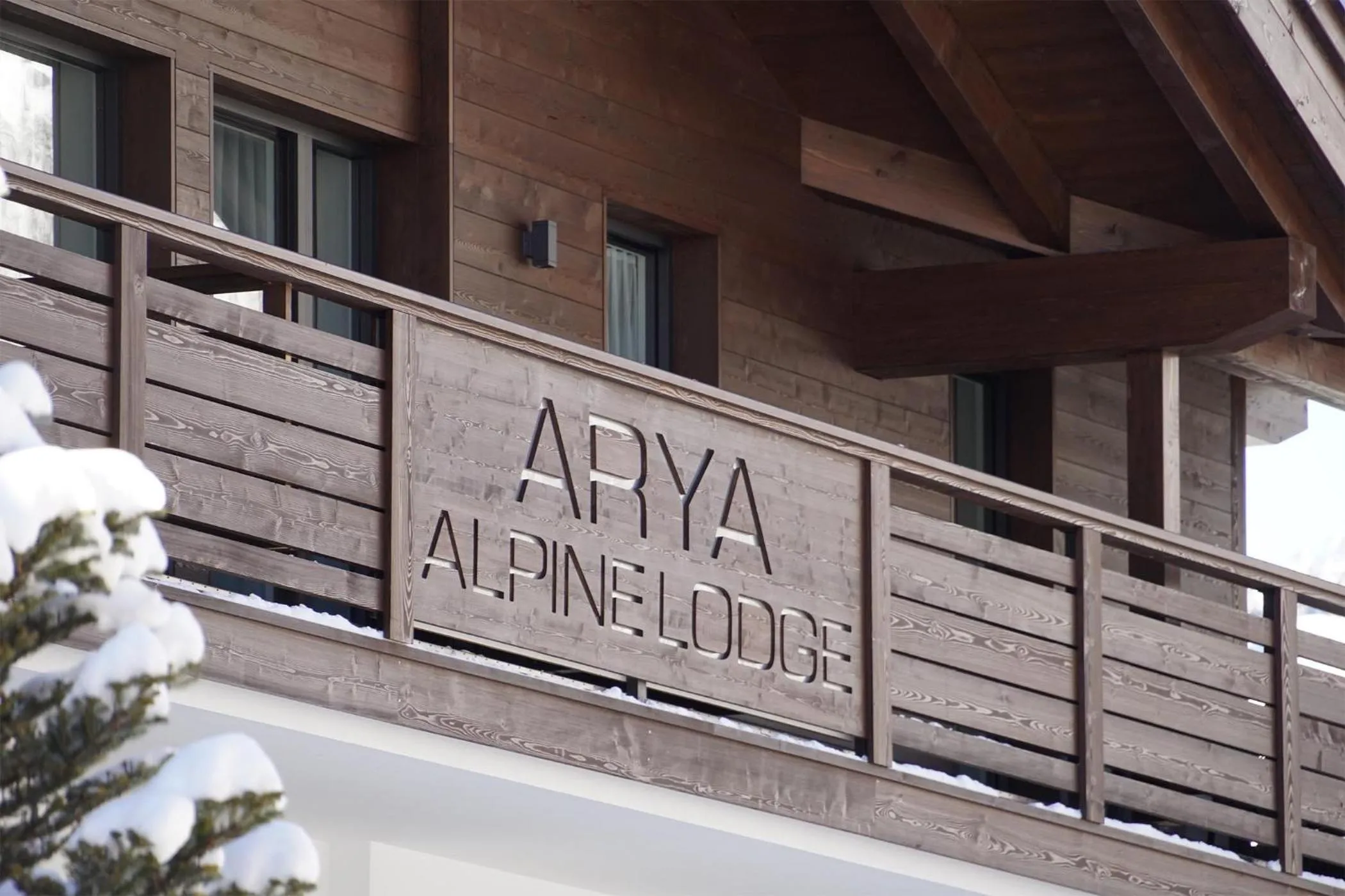 Arya Alpine Lodge