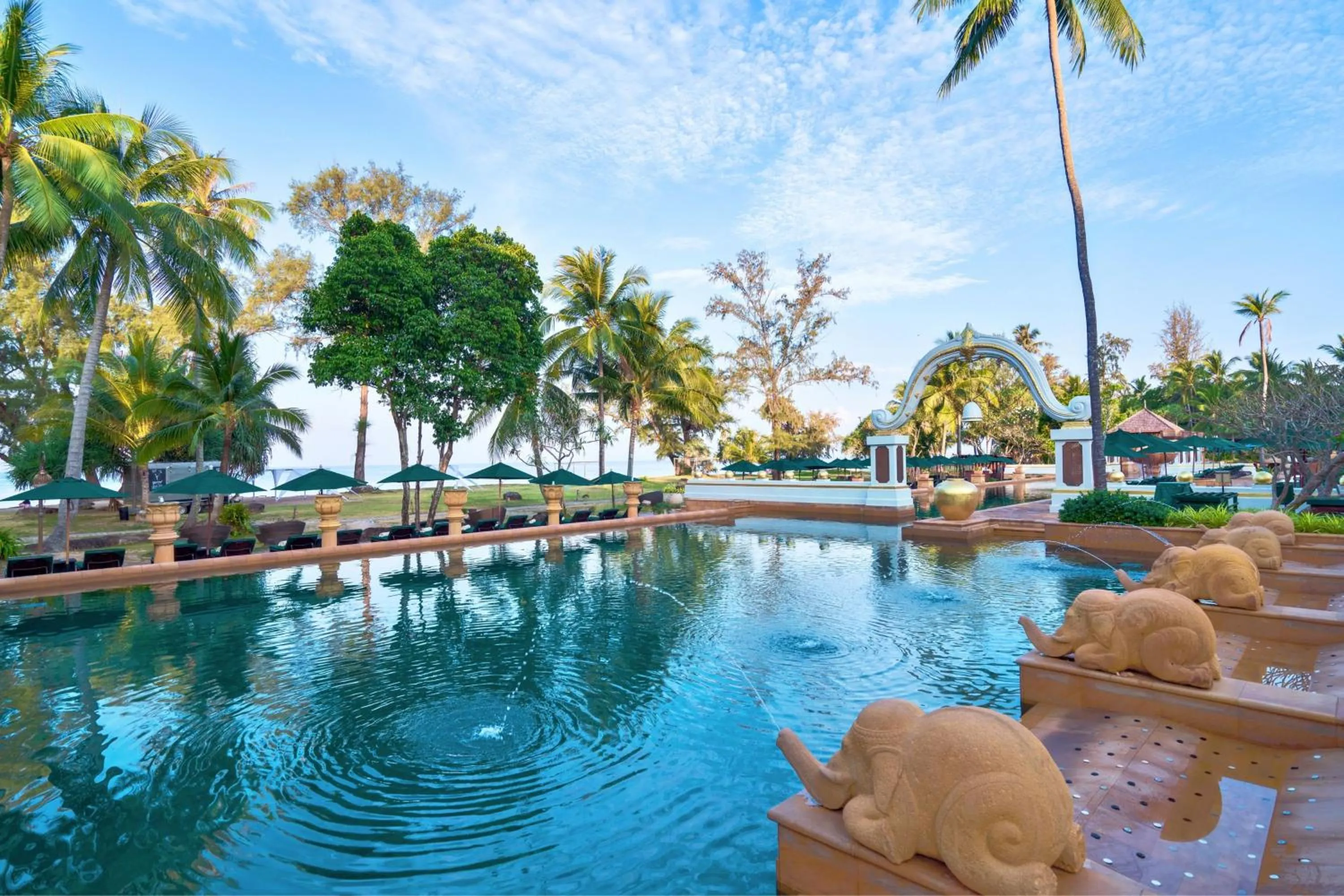Swimming pool in Marriott's Phuket Beach Club