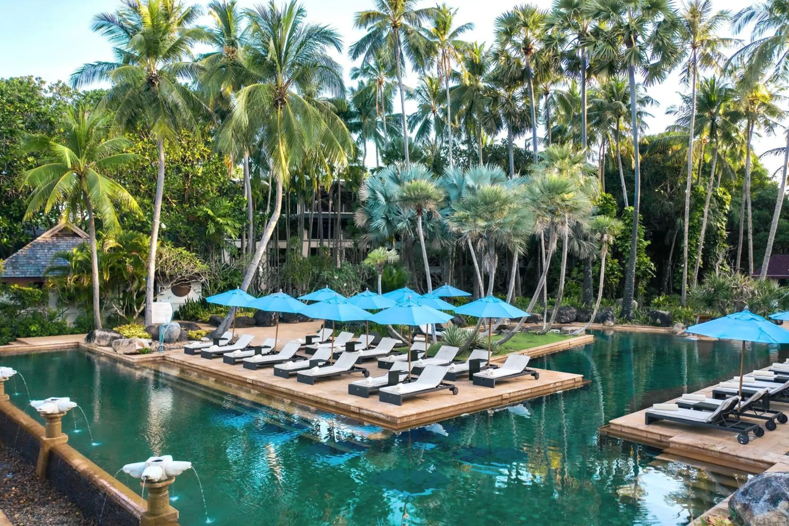 Swimming pool in Marriott's Phuket Beach Club