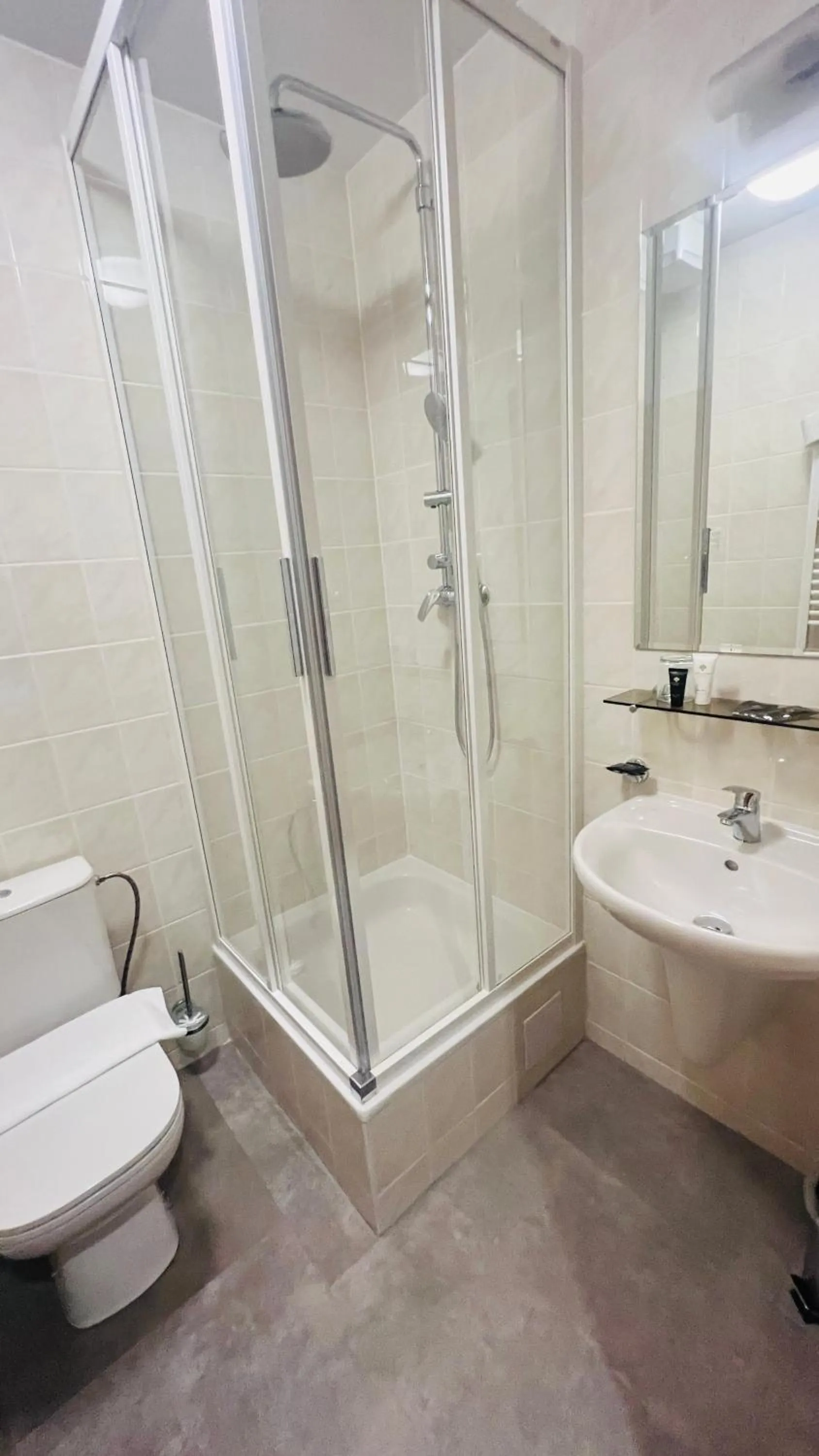 Shower in Hotel PAYER