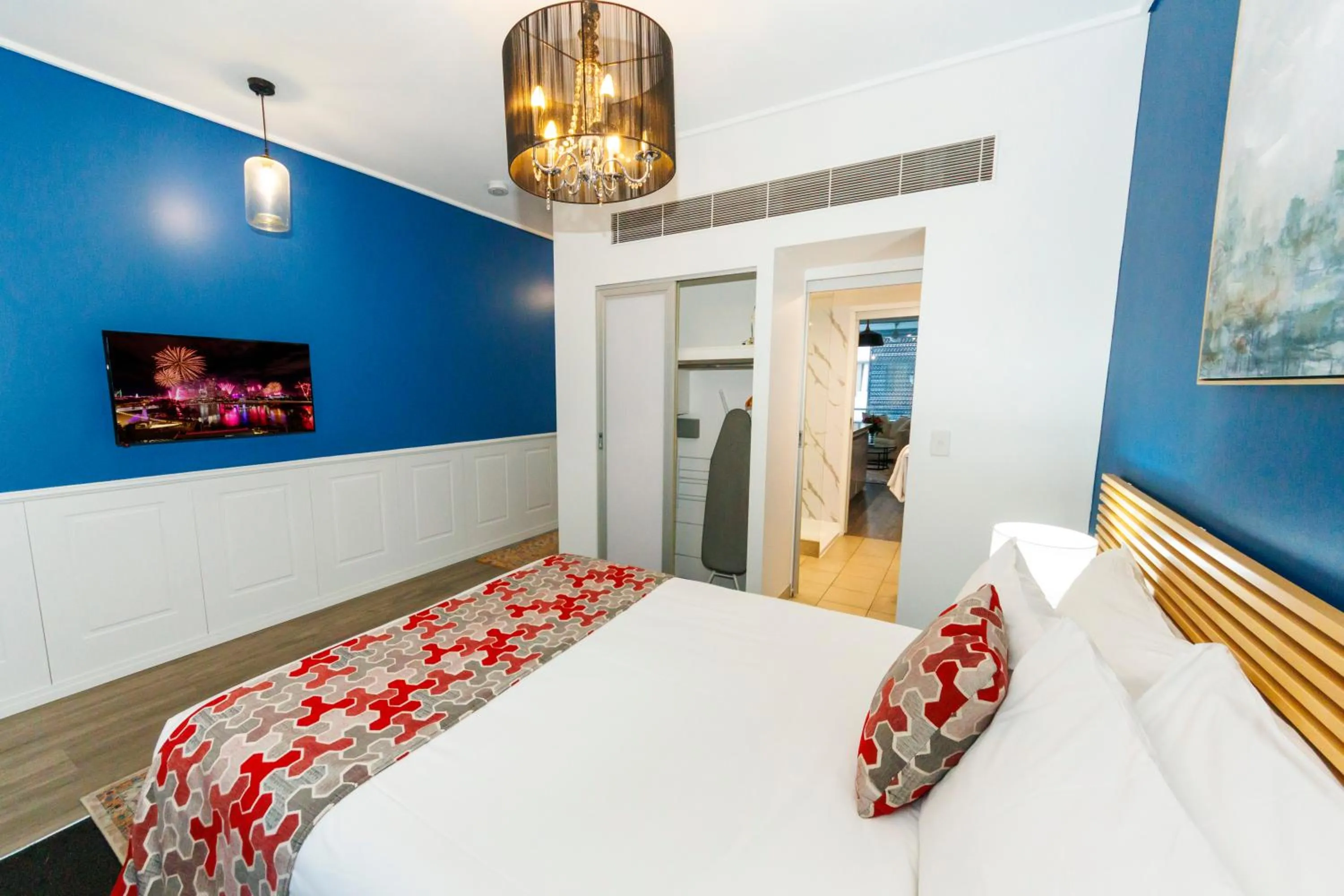 Bedroom, Bed in The Miro Apartments