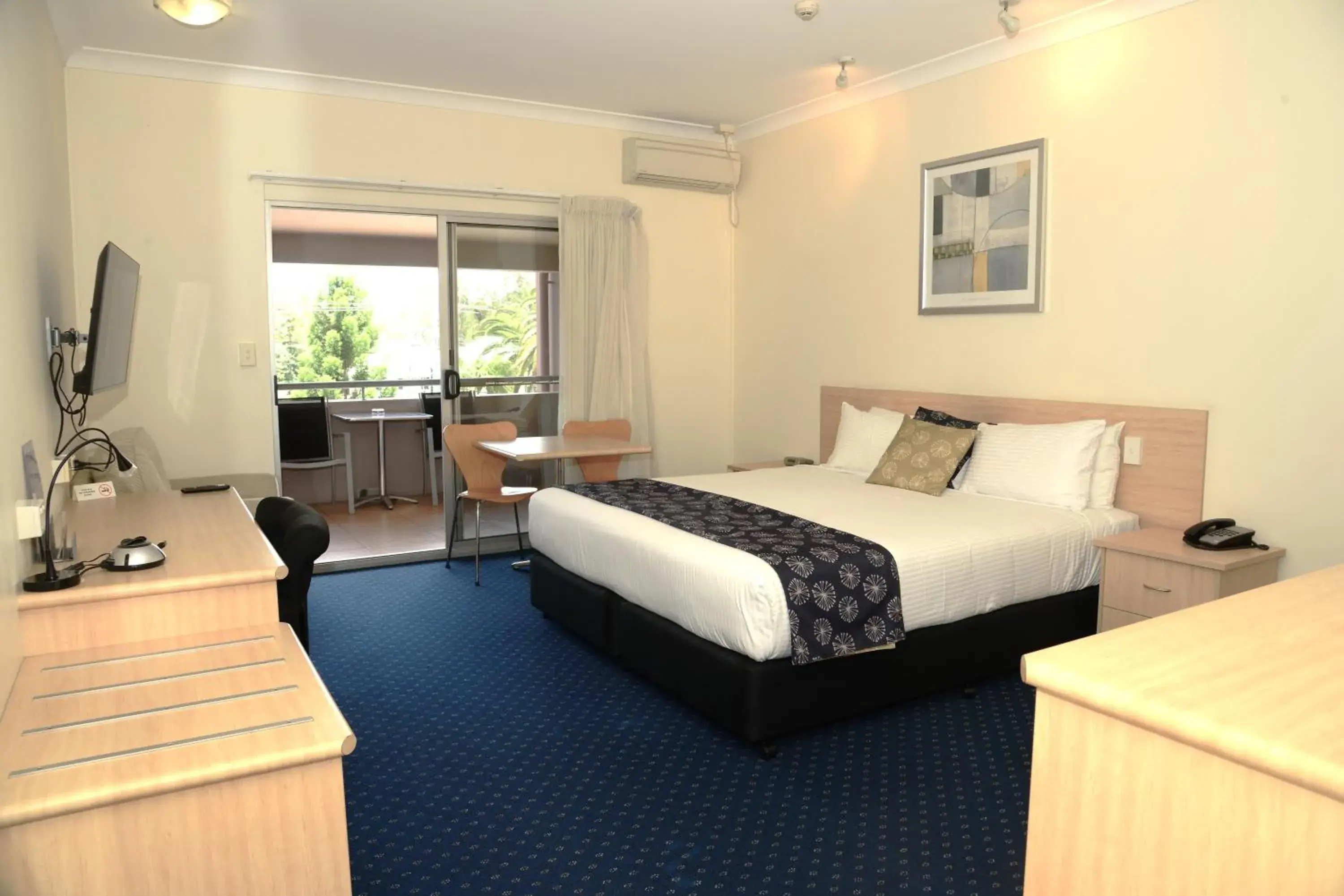 Bed in Lismore Bounty Workers Club Motel Bed in Lismore Bounty Workers Club Motel