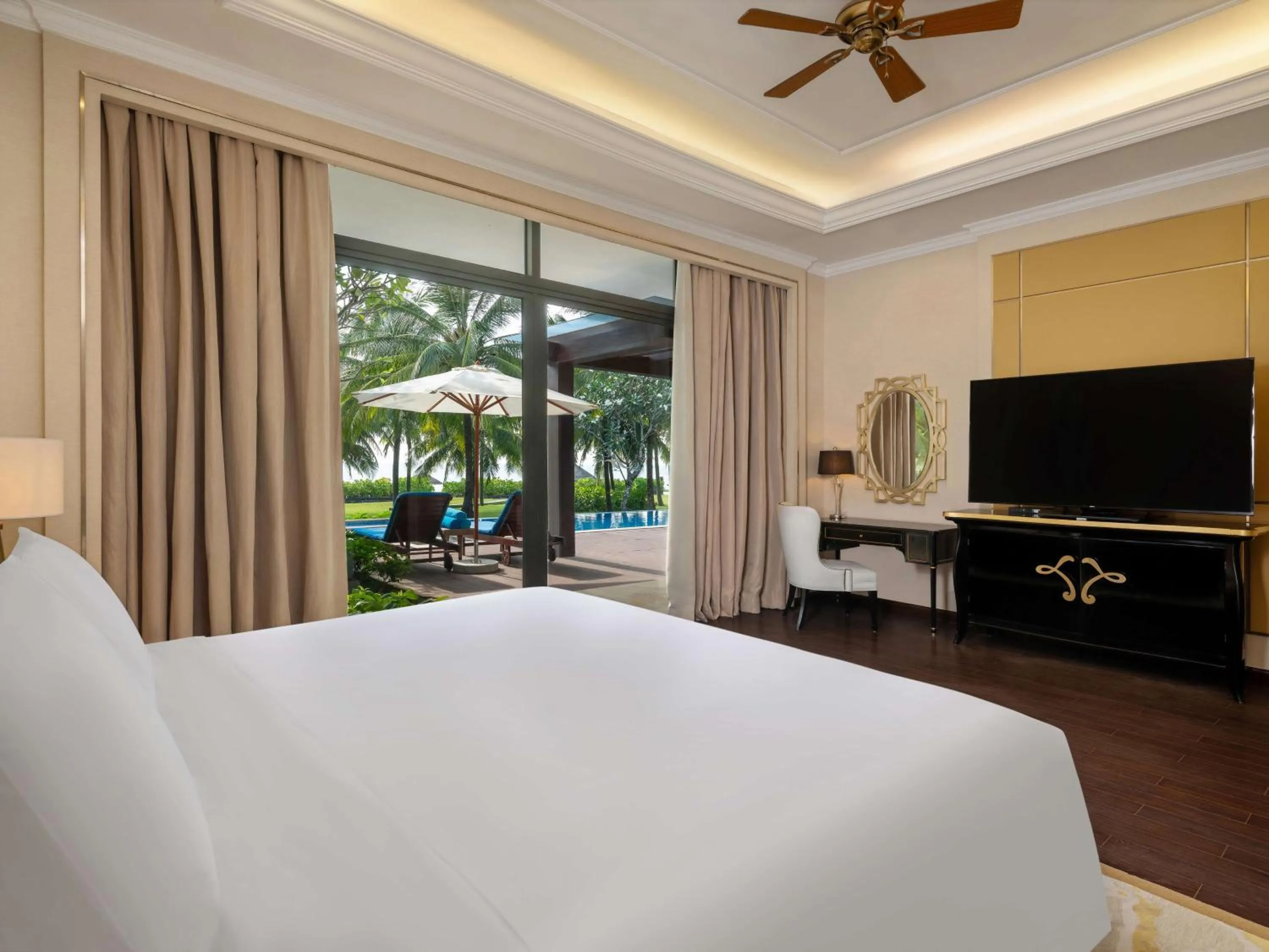Photo of the whole room, Bed in Radisson Blu Resort Phu Quoc