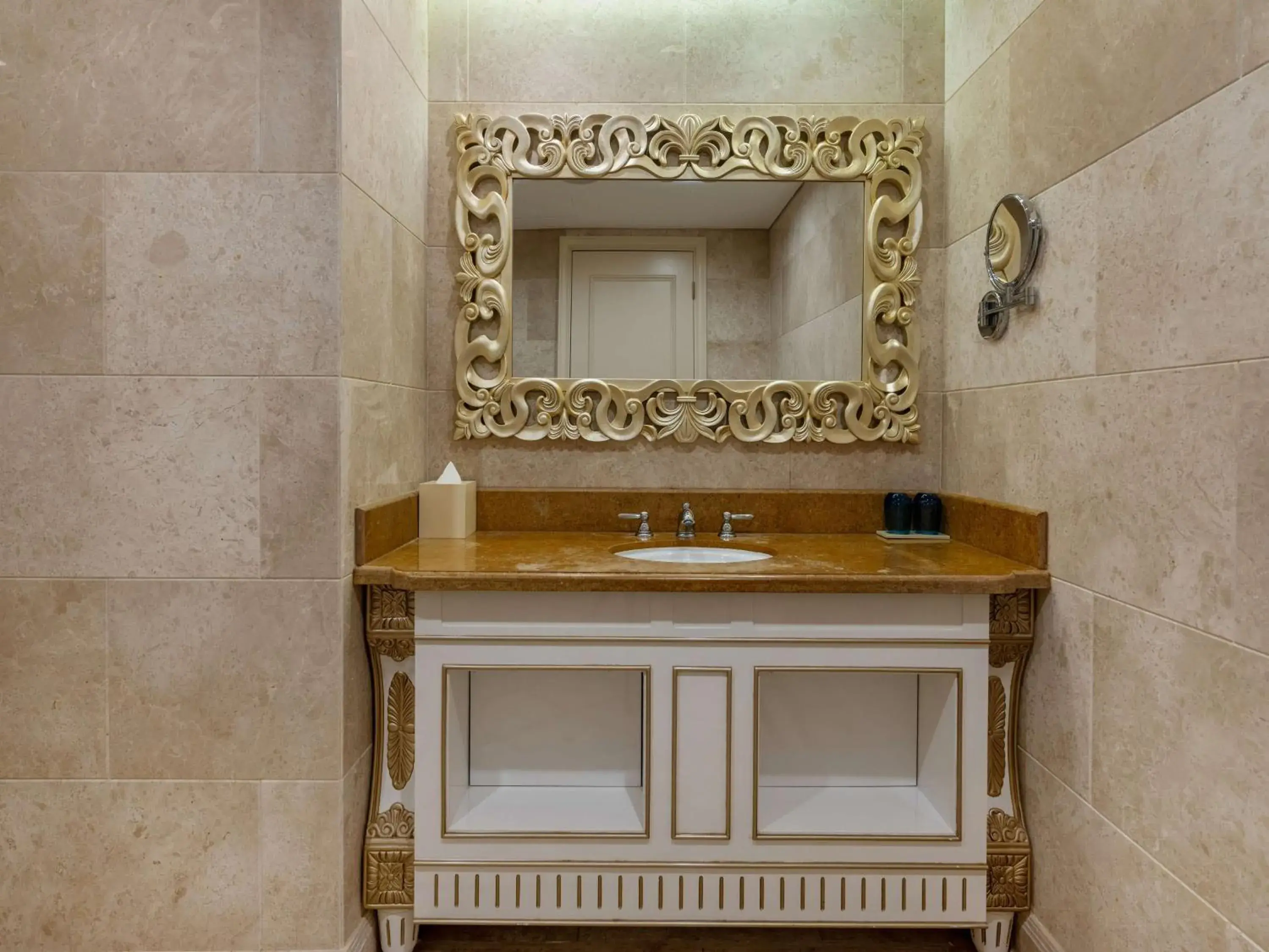 Bathroom in Radisson Blu Resort Phu Quoc Bathroom in Radisson Blu Resort Phu Quoc