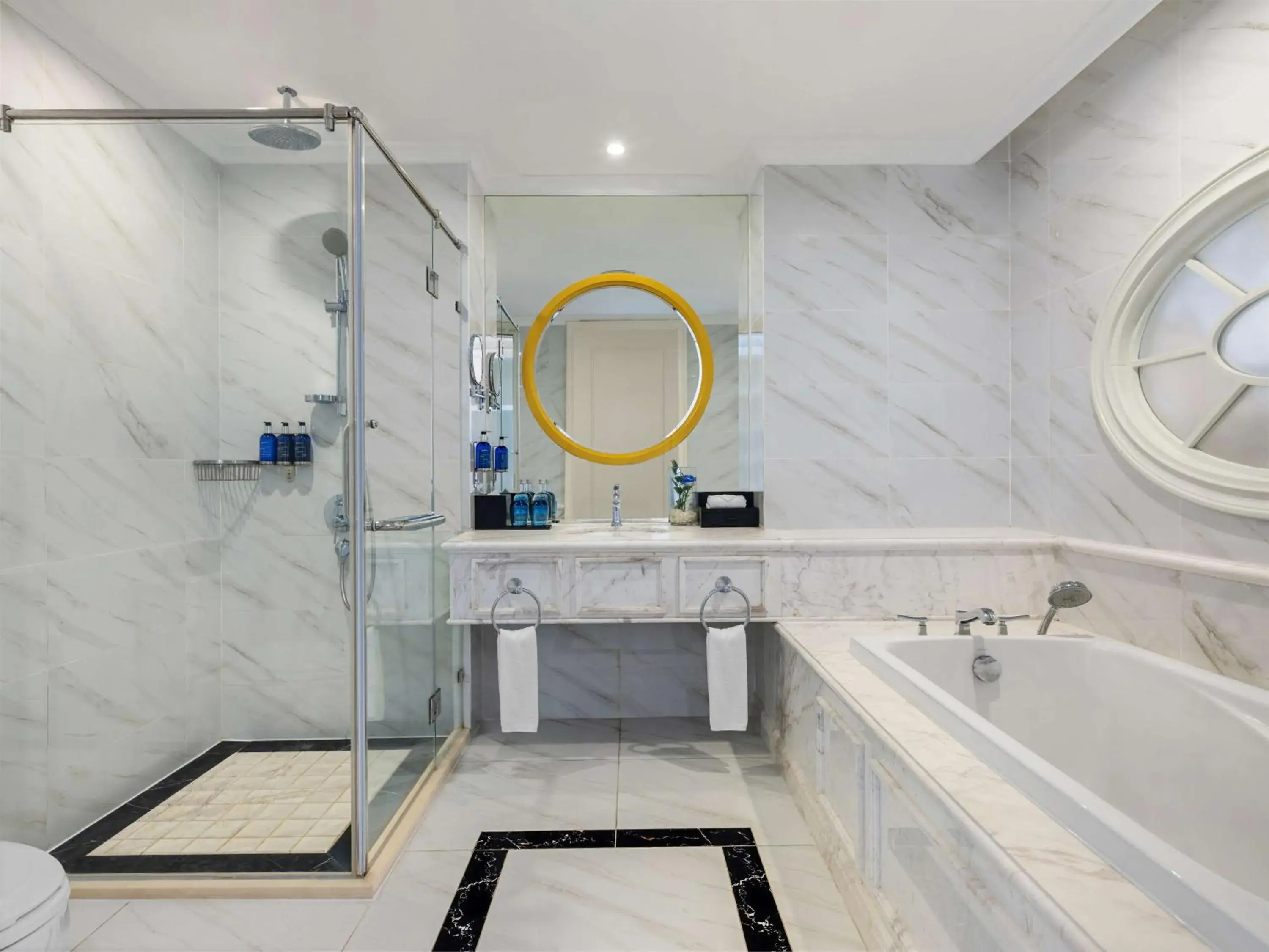 Bathroom in Radisson Blu Resort Phu Quoc Bathroom in Radisson Blu Resort Phu Quoc