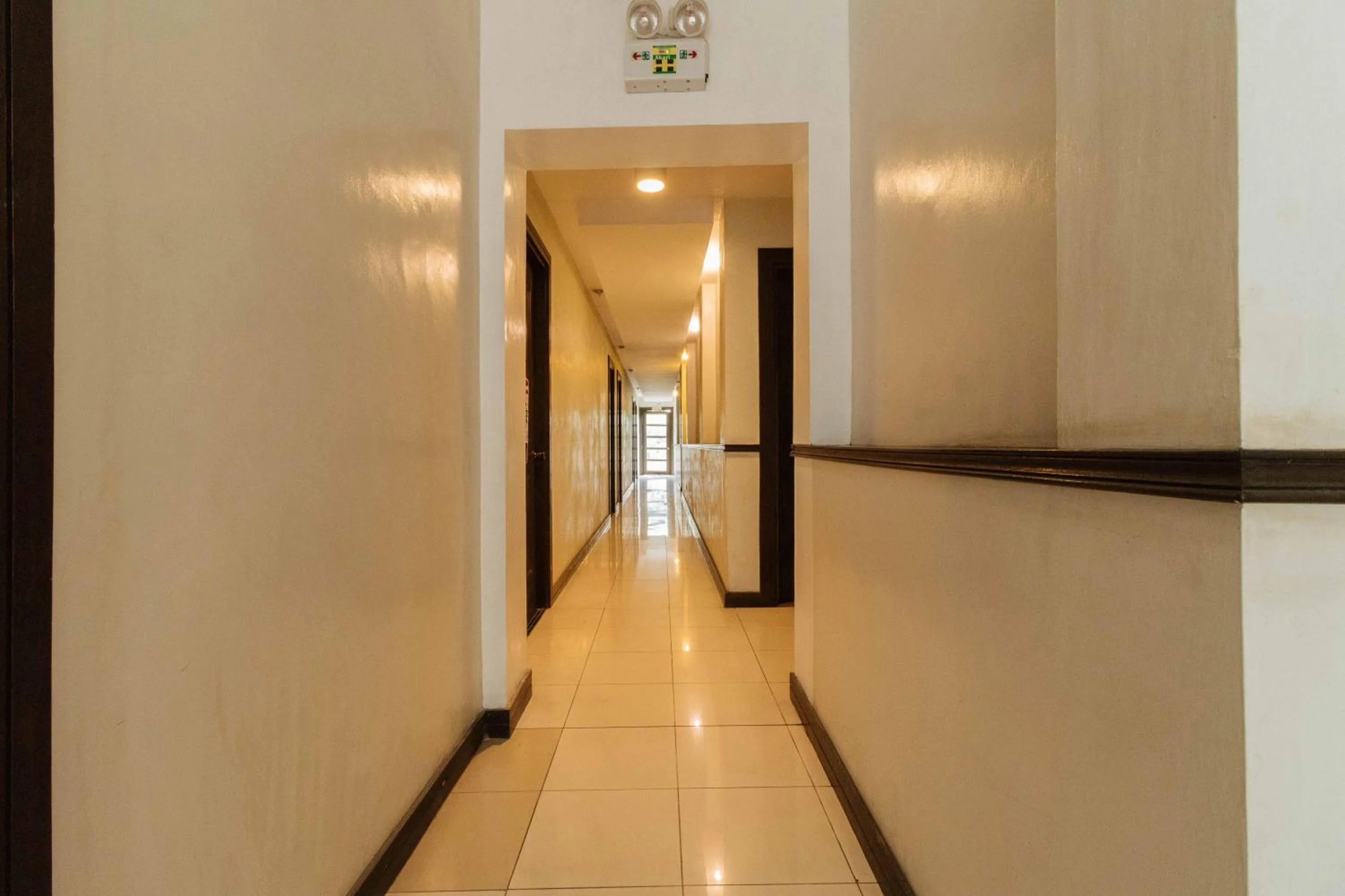Area and facilities in RedDoorz Plus at The Ridge Tagaytay